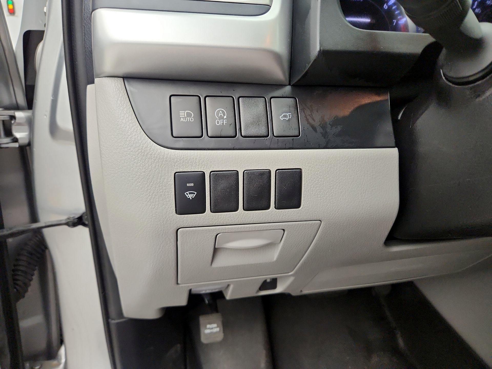 Thumbnail: 2019 Toyota Highlander - 13