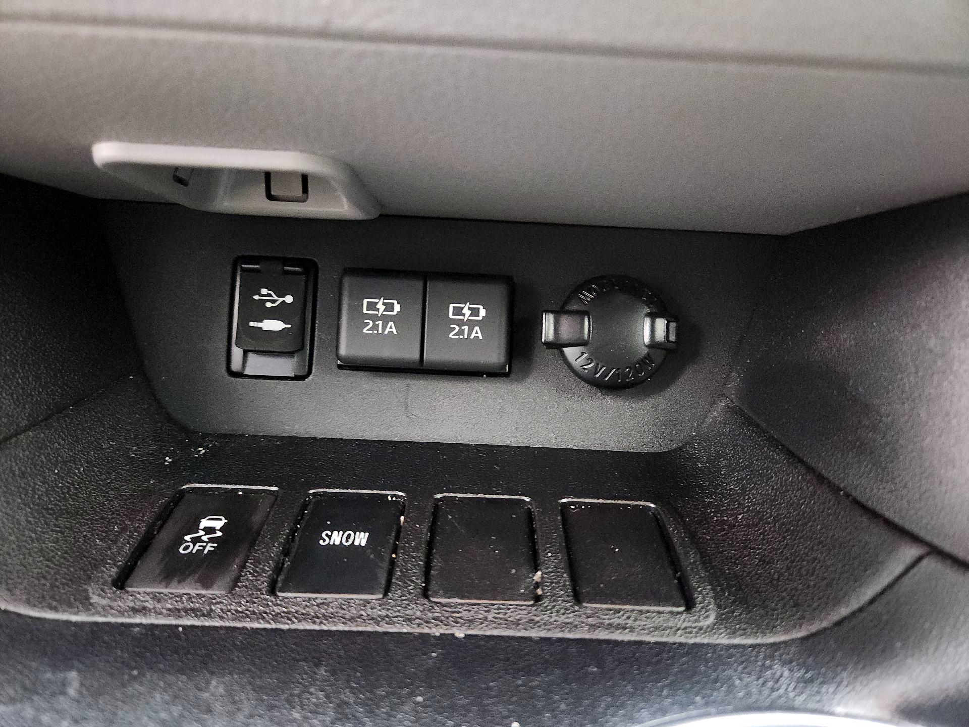 Thumbnail: 2019 Toyota Highlander - 19