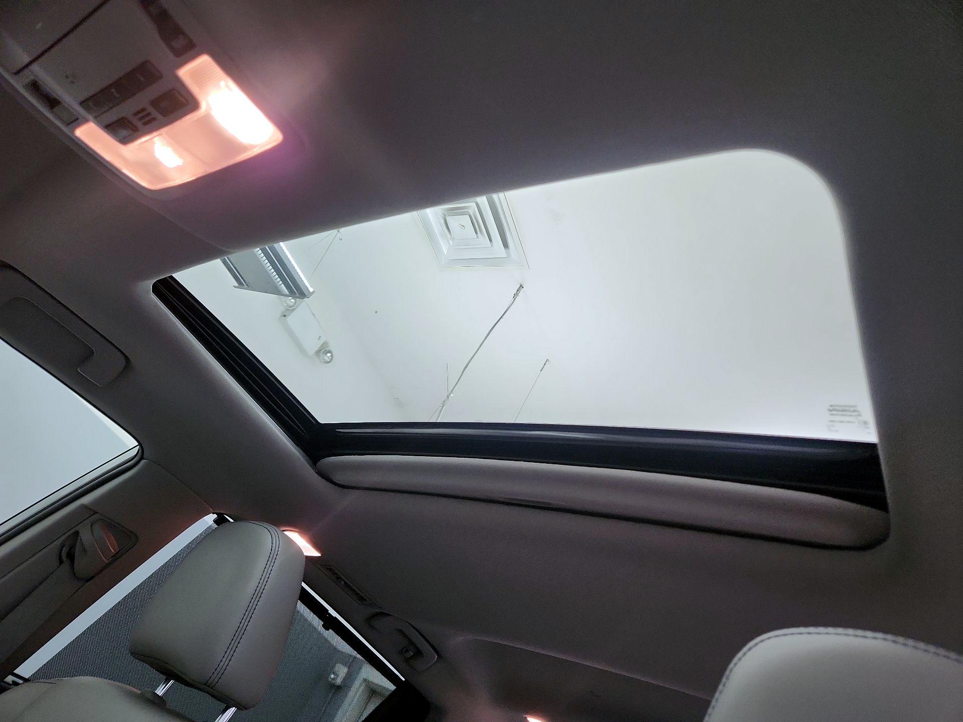 Thumbnail: 2019 Toyota Highlander - 20