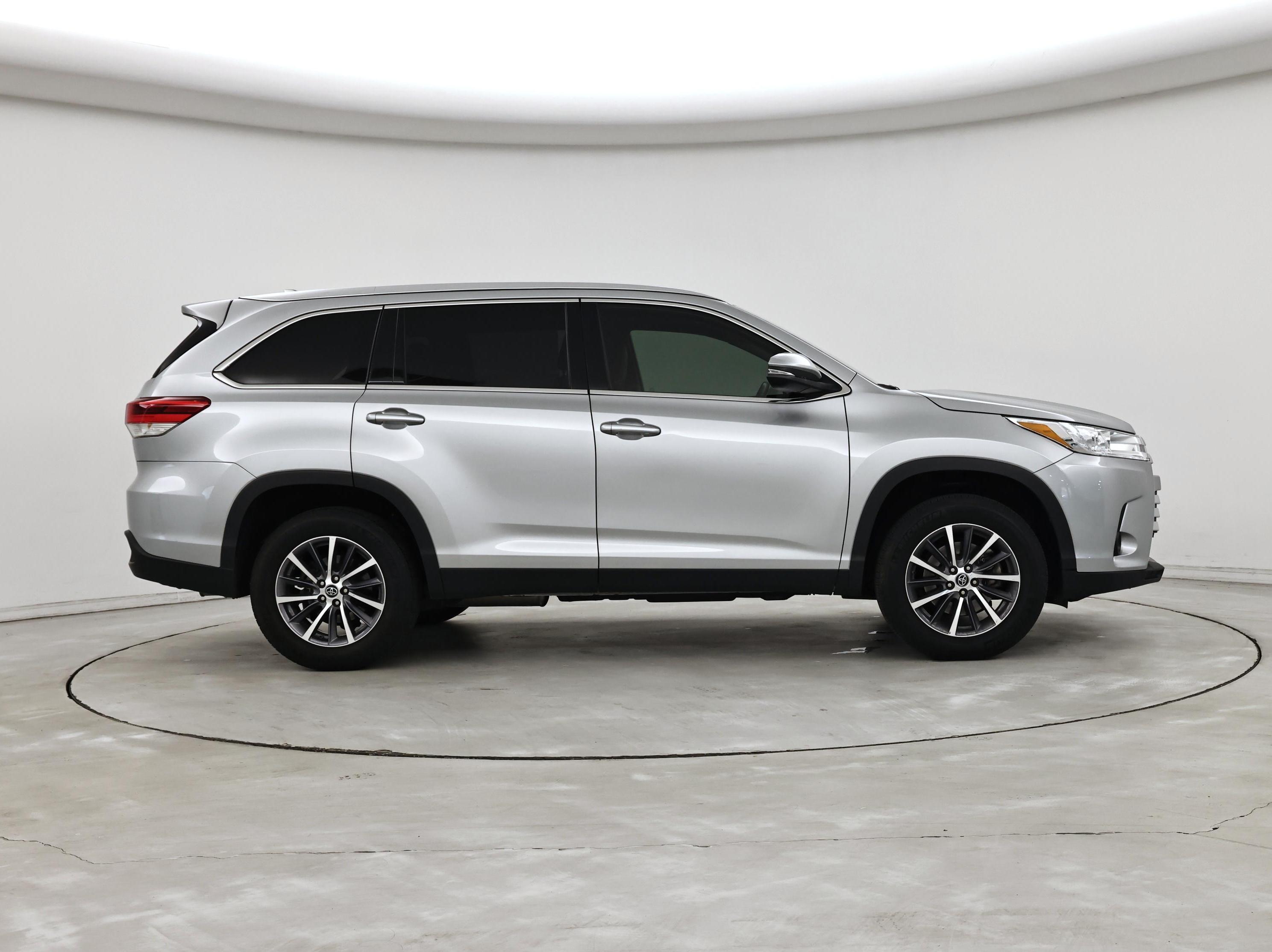 Thumbnail: 2019 Toyota Highlander - 7