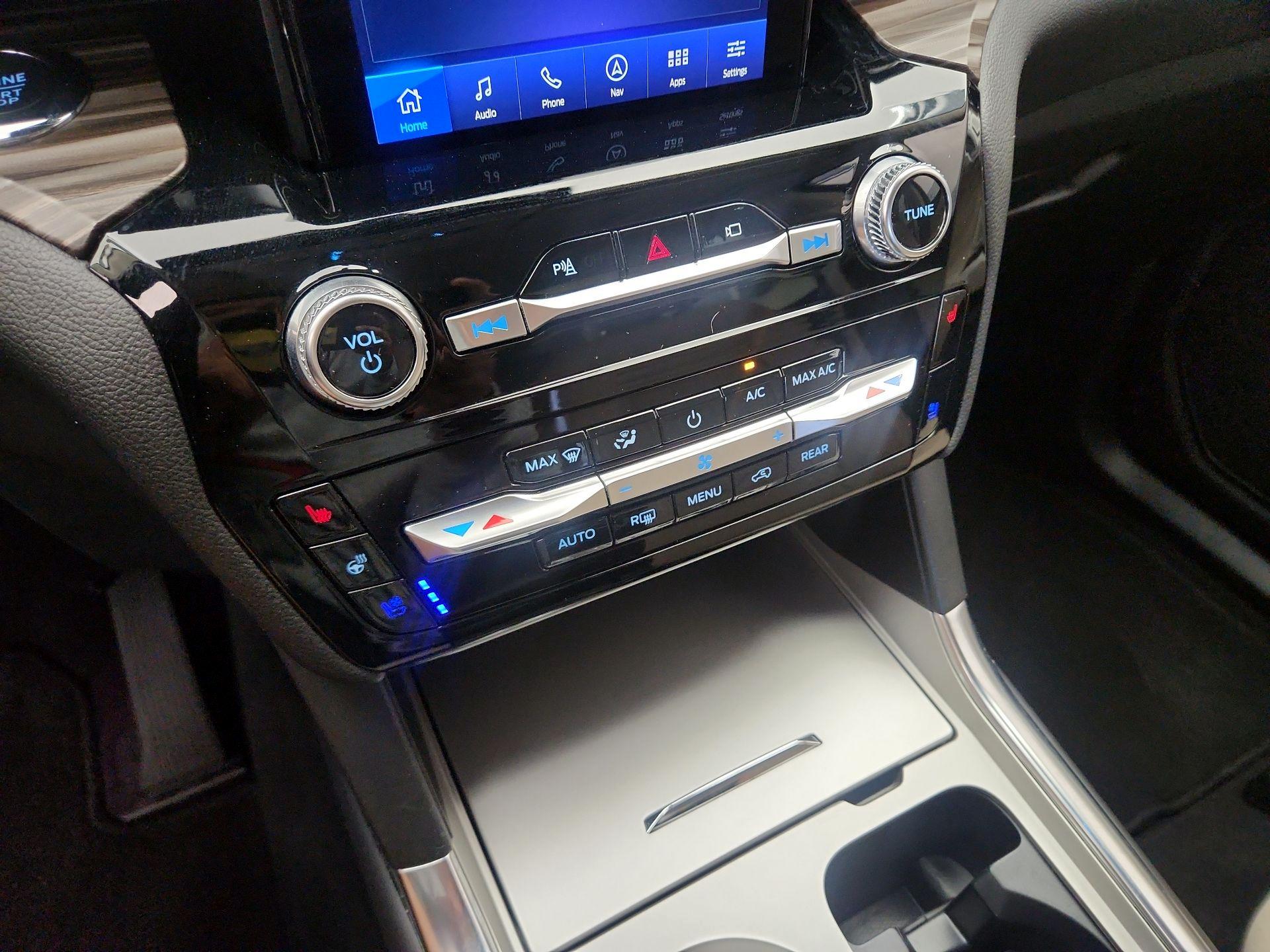 Thumbnail: 2023 Ford Explorer - 16