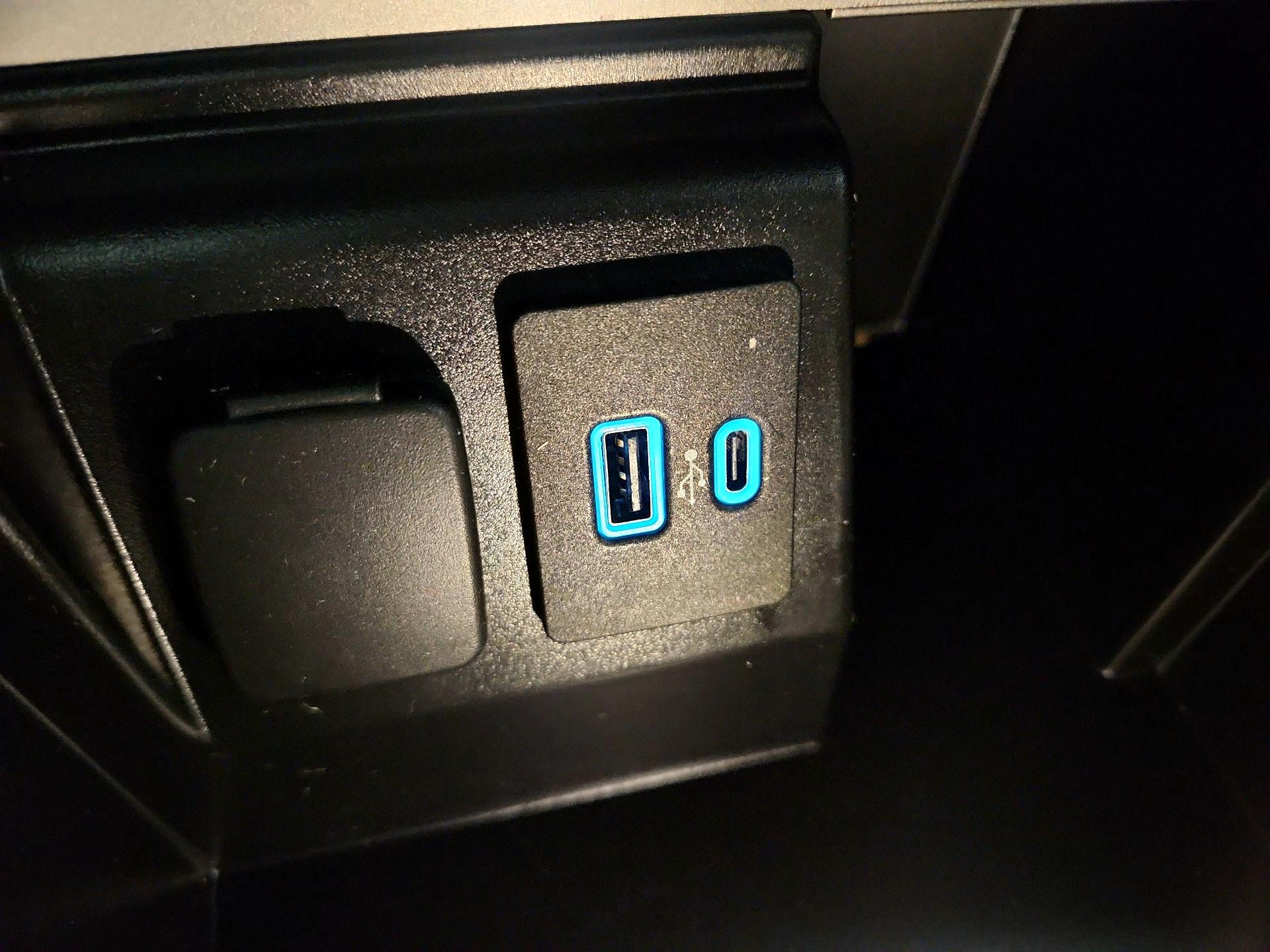 Thumbnail: 2023 Ford Explorer - 18