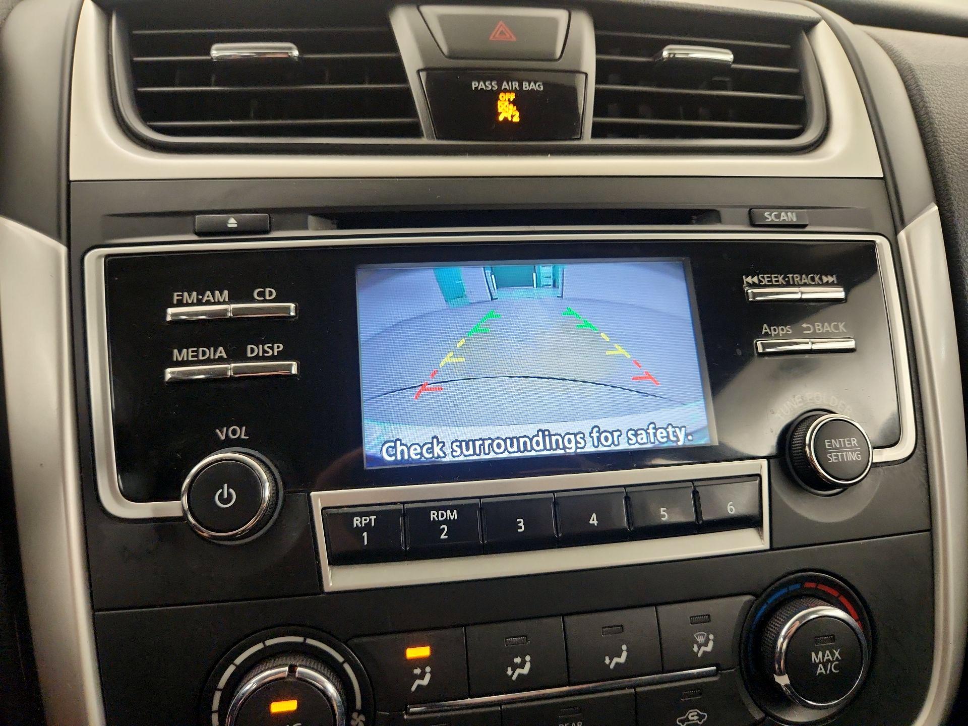 Thumbnail: 2016 Nissan Altima - 14