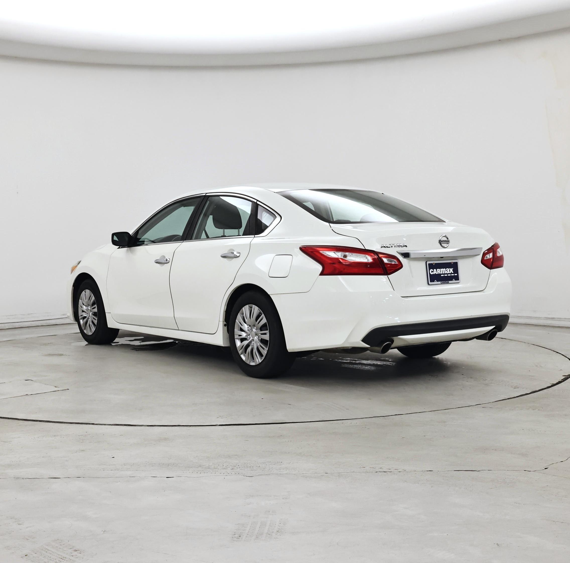 Thumbnail: 2016 Nissan Altima - 2