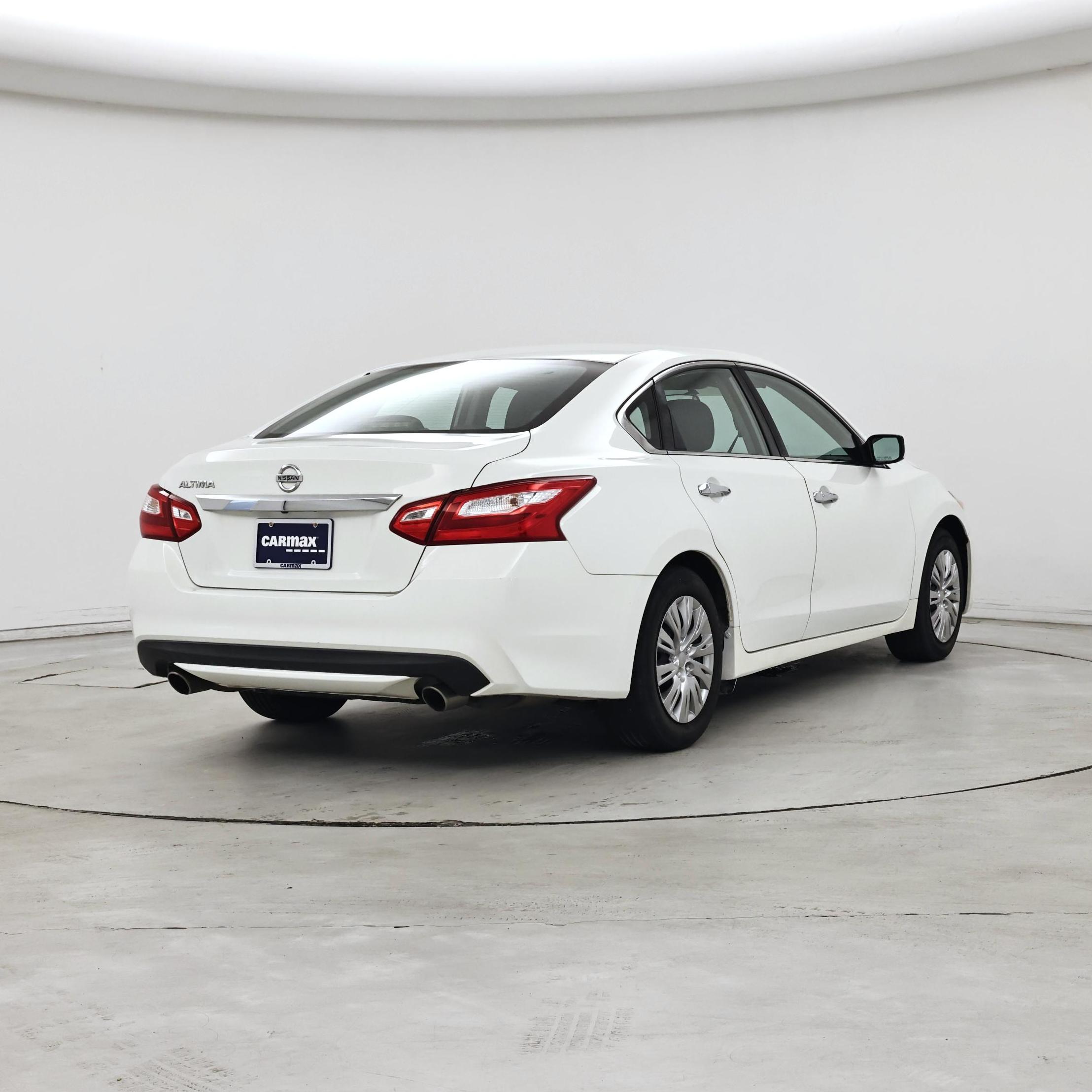 Thumbnail: 2016 Nissan Altima - 8