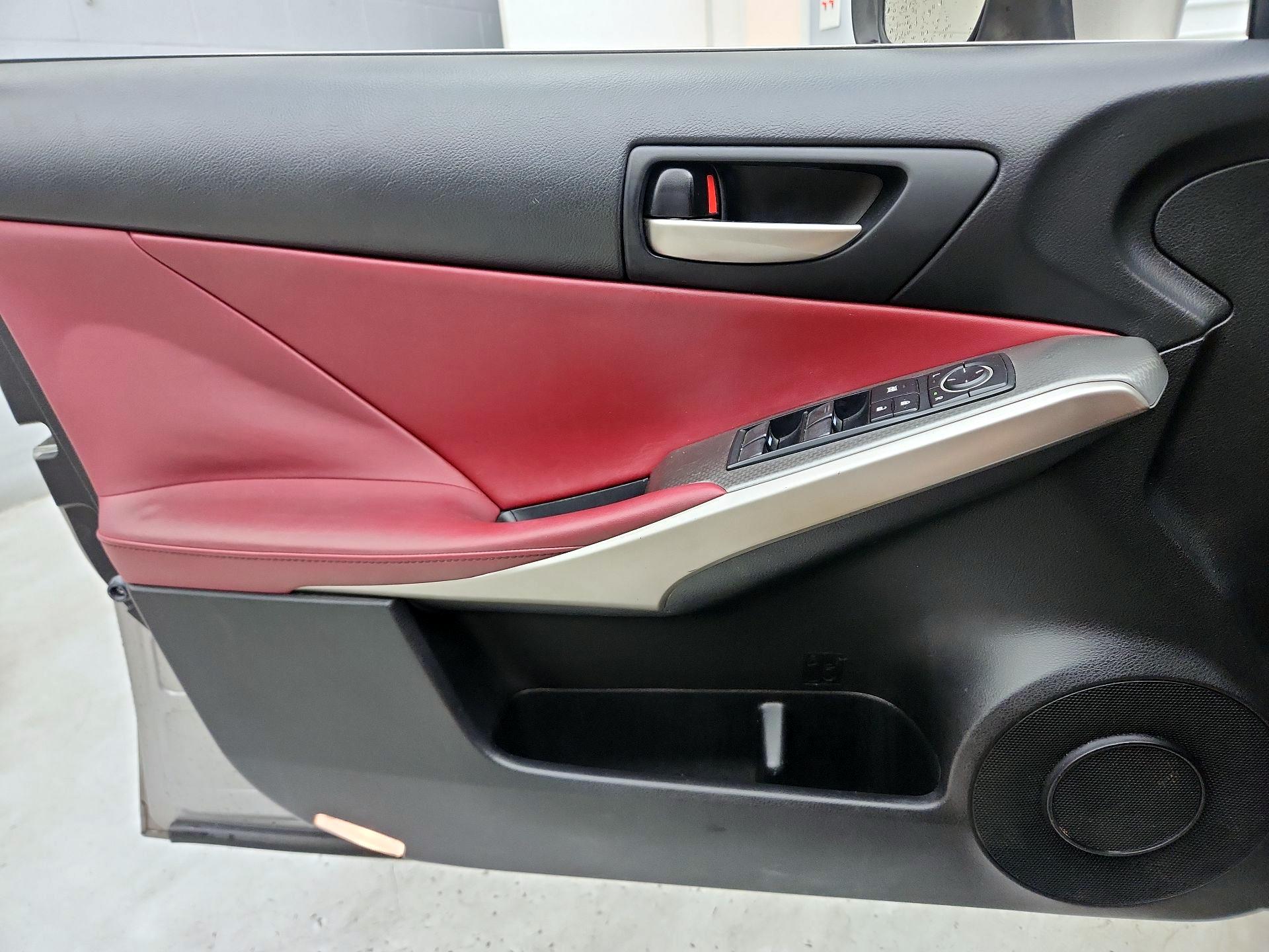 Thumbnail: 2018 Lexus IS - 12