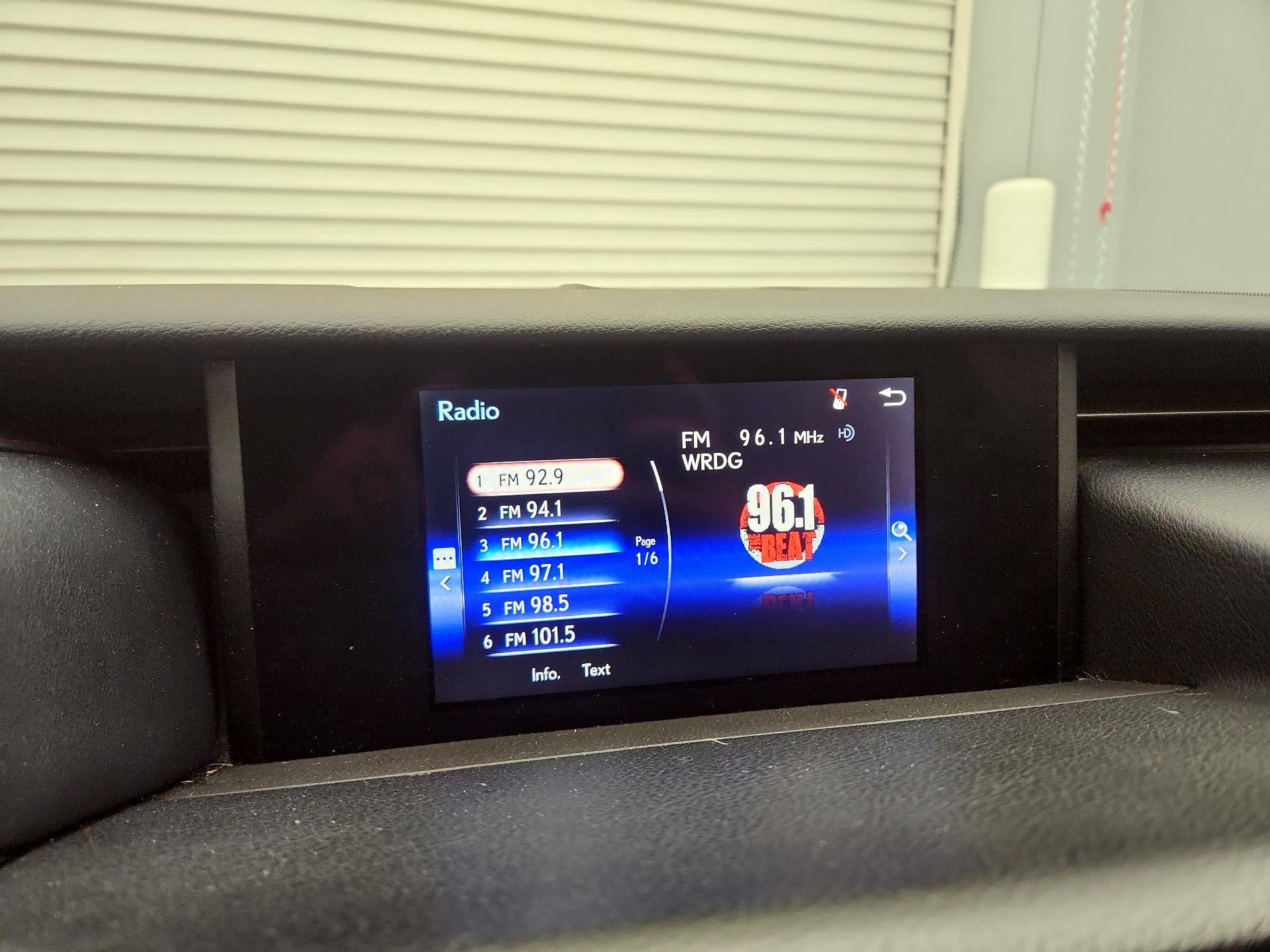 Thumbnail: 2018 Lexus IS - 15