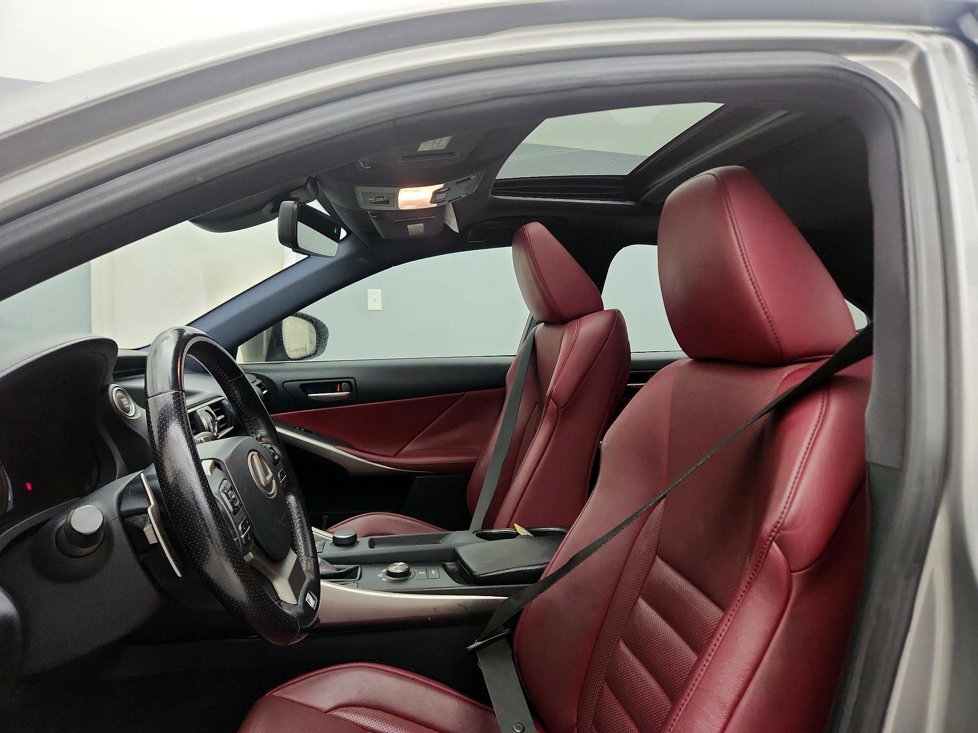 Thumbnail: 2018 Lexus IS - 18