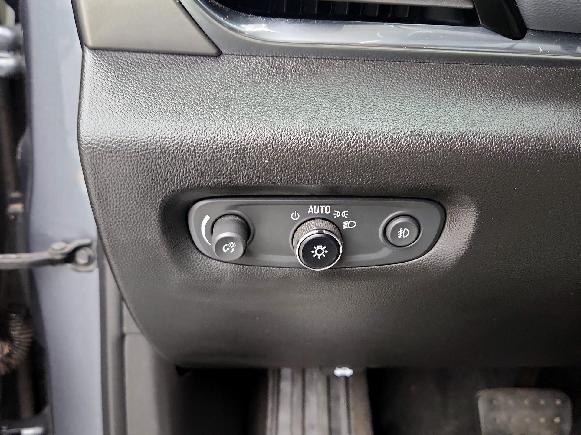 Thumbnail: 2020 Chevrolet Traverse - 13