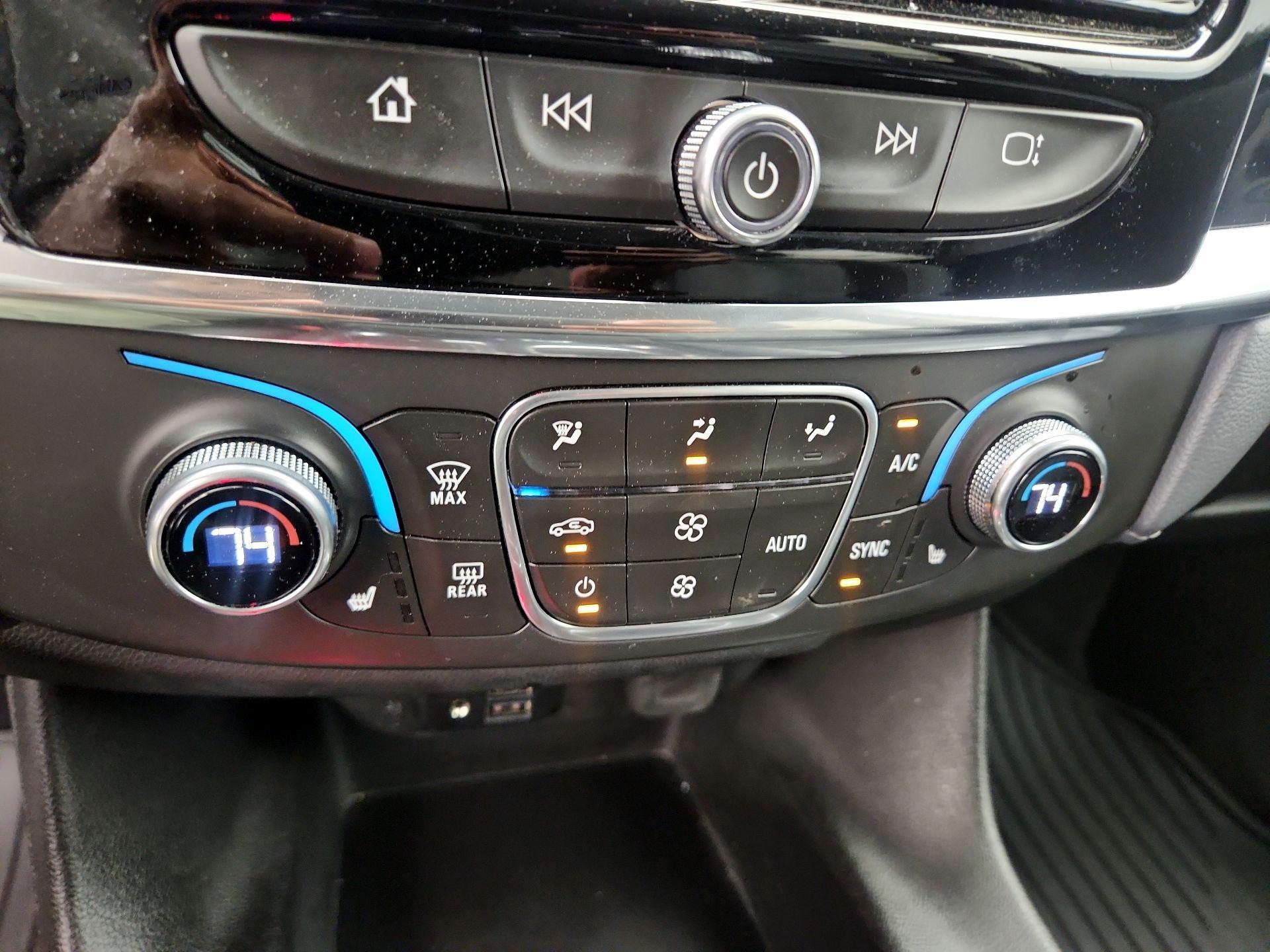 Thumbnail: 2020 Chevrolet Traverse - 17