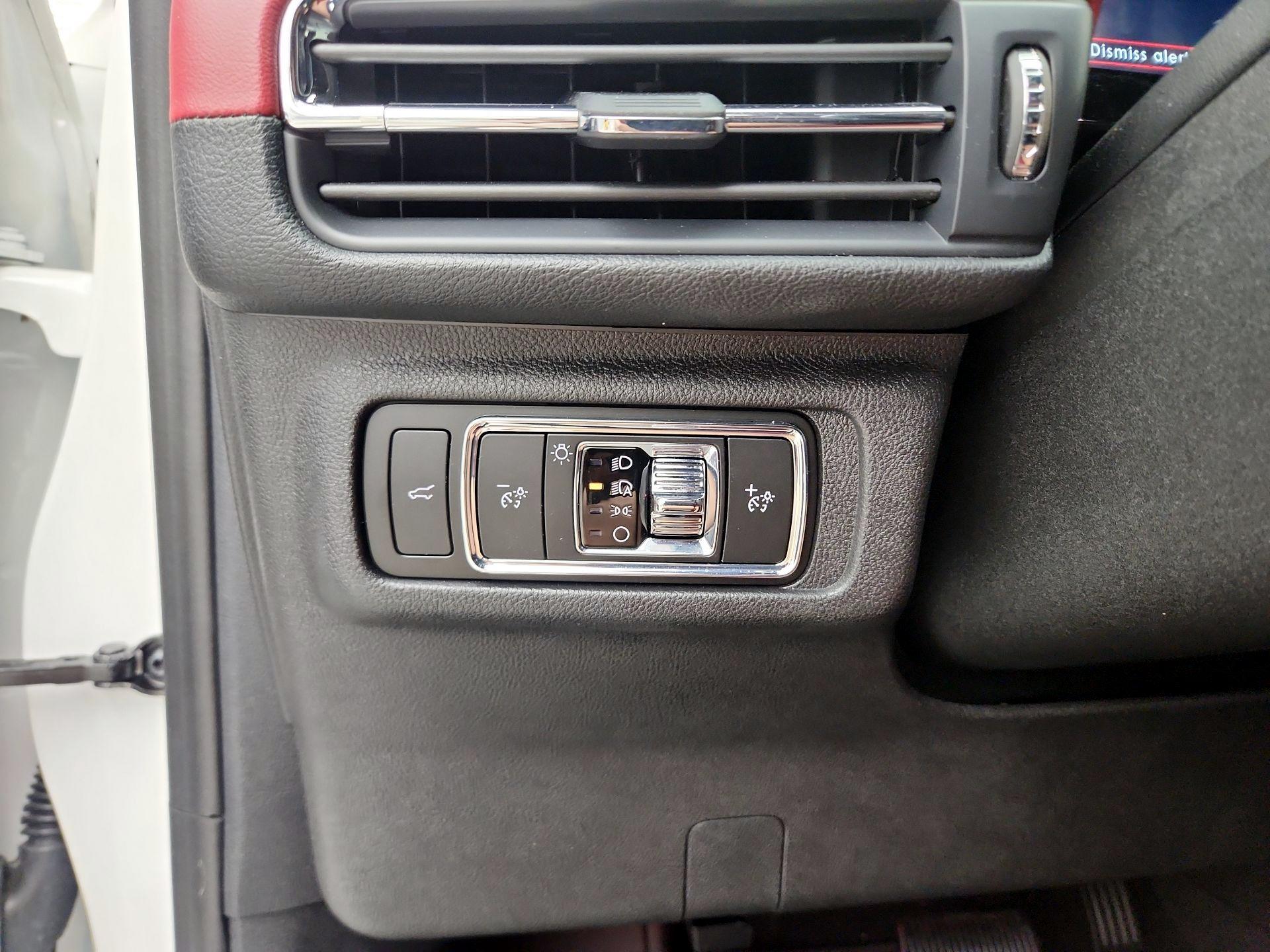 Thumbnail: 2024 Lincoln Corsair - 13