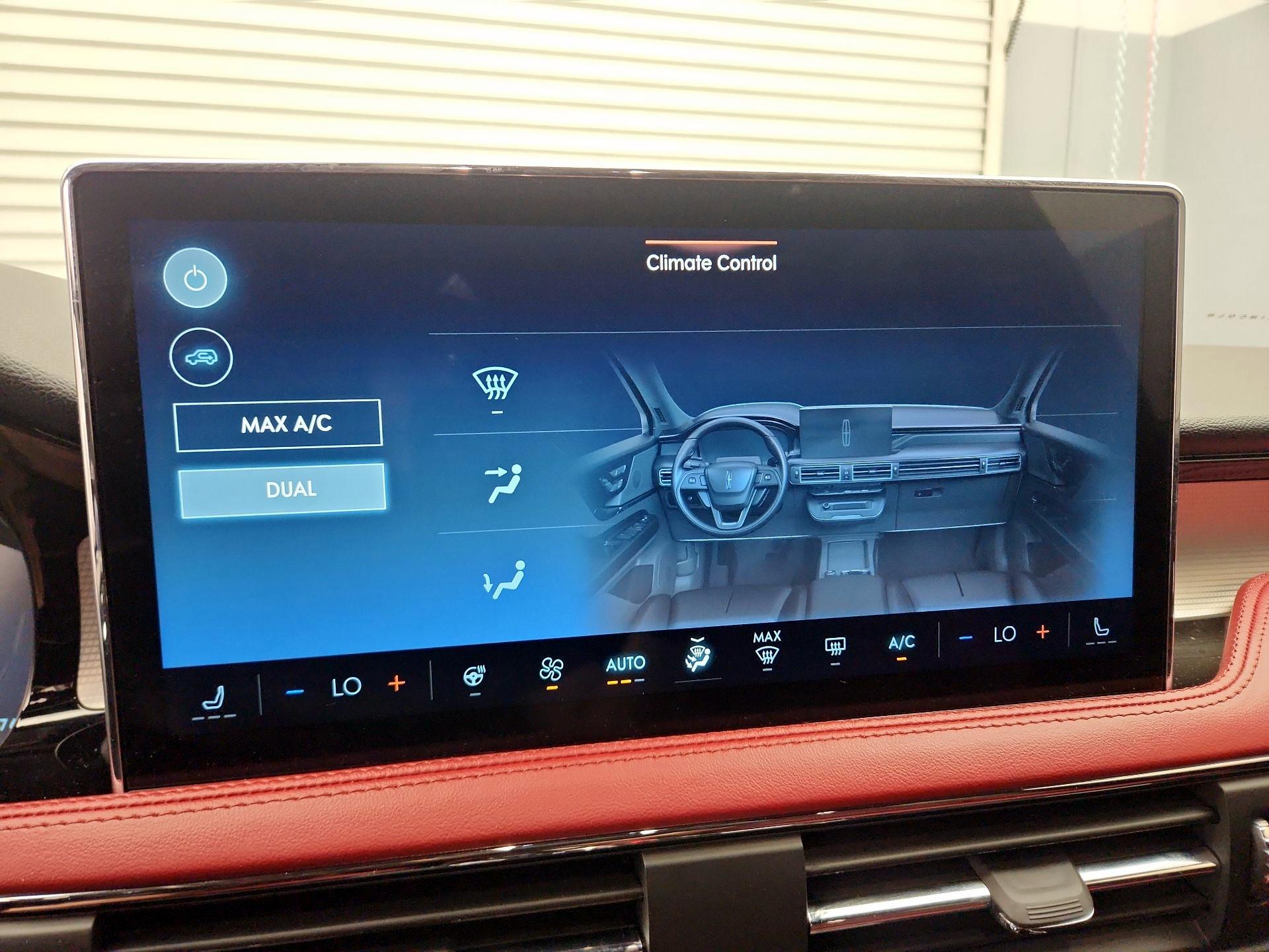 Thumbnail: 2024 Lincoln Corsair - 17