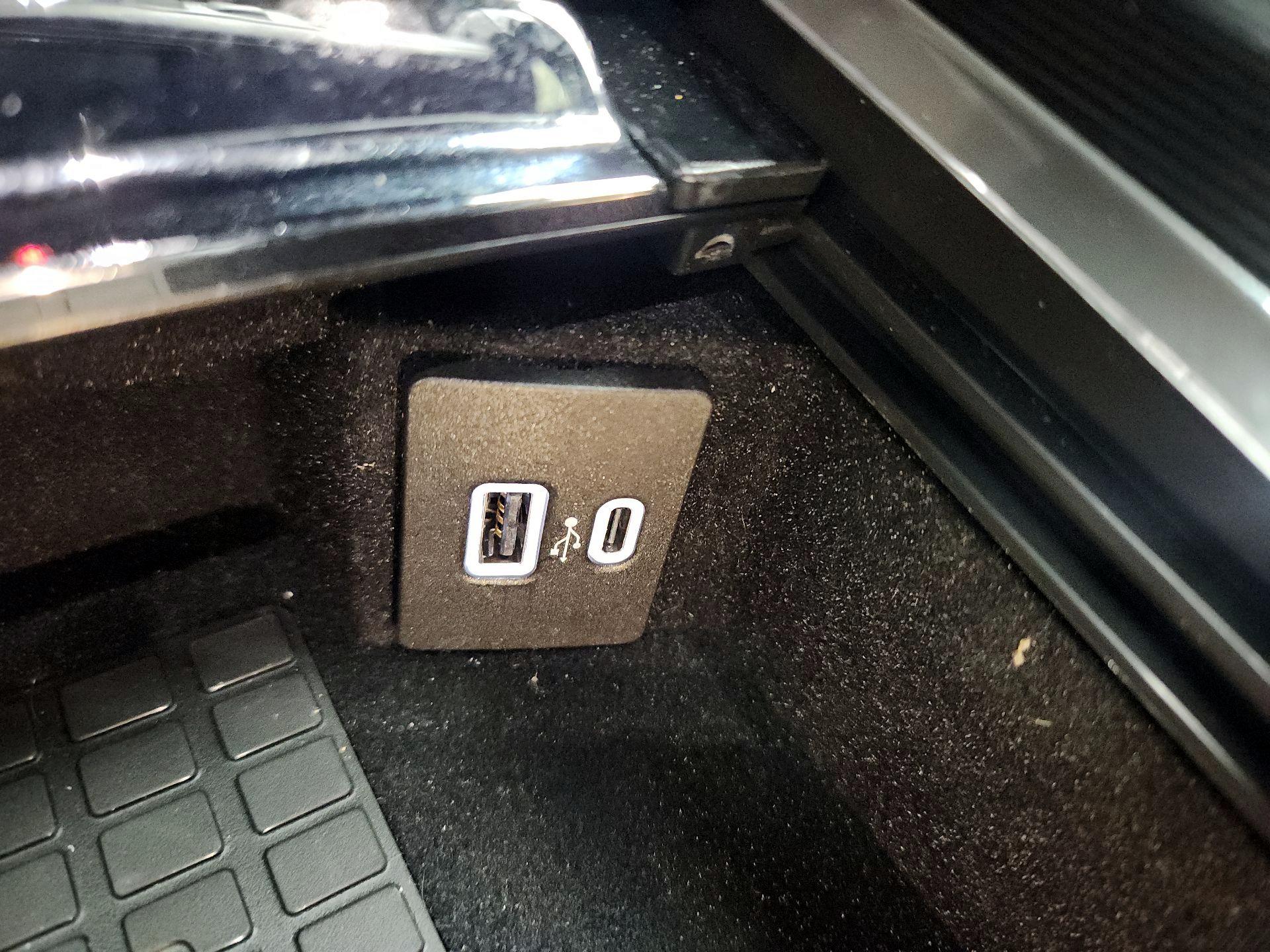 Thumbnail: 2024 Lincoln Corsair - 19