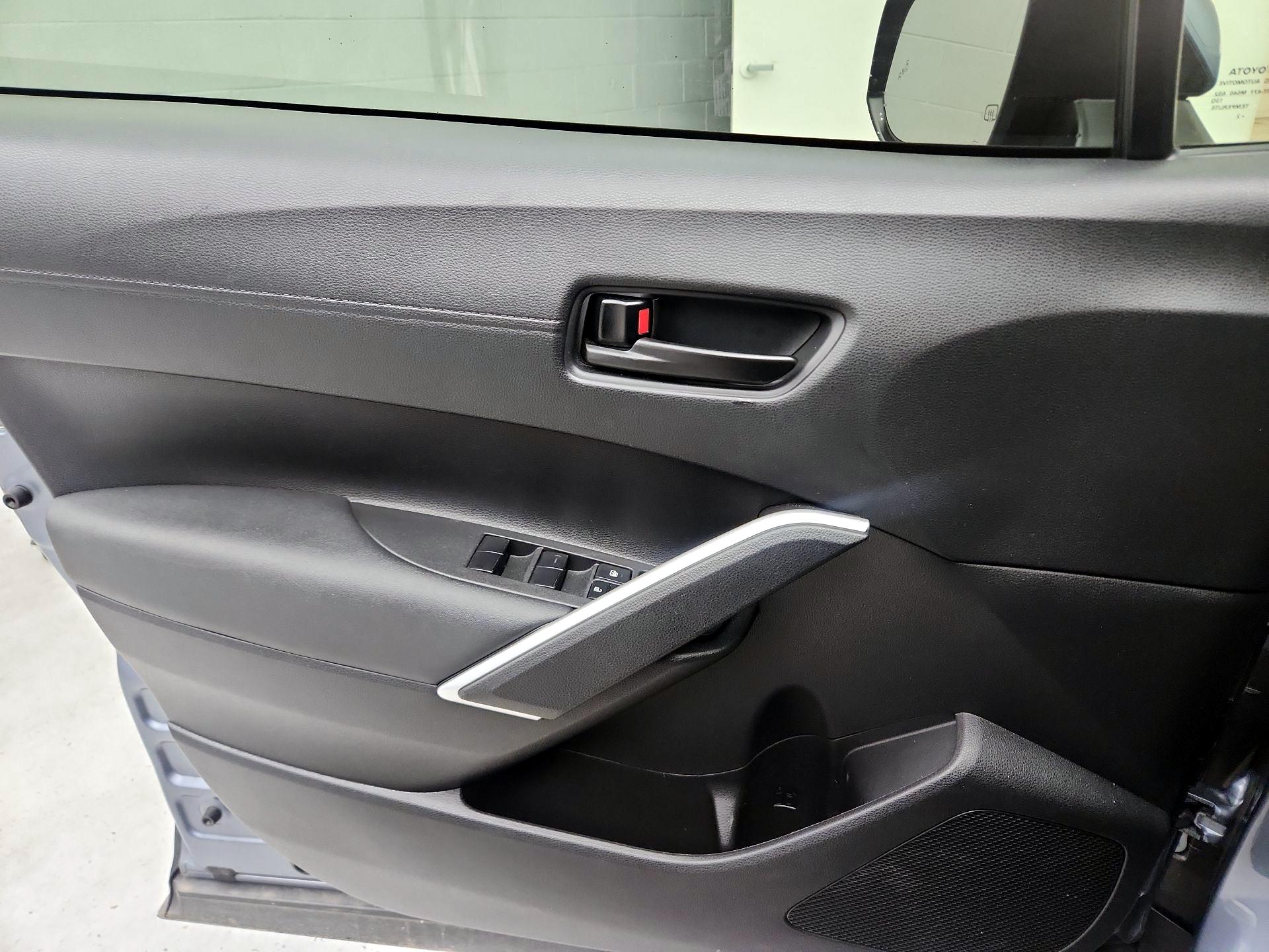 Thumbnail: 2022 Toyota Corolla Cross - 12