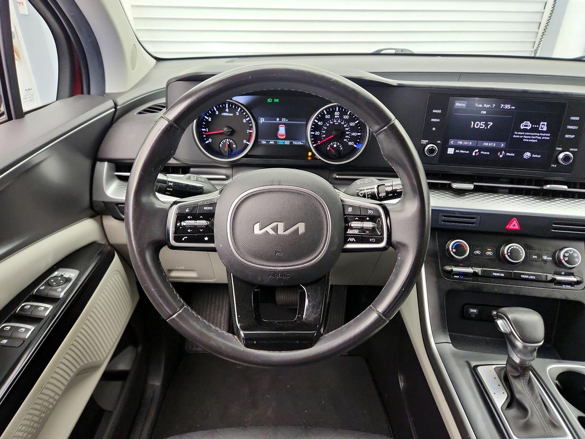 Thumbnail: 2023 Kia Carnival - 10