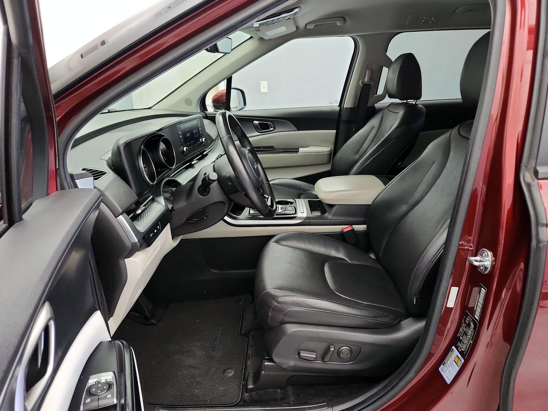 Thumbnail: 2023 Kia Carnival - 11
