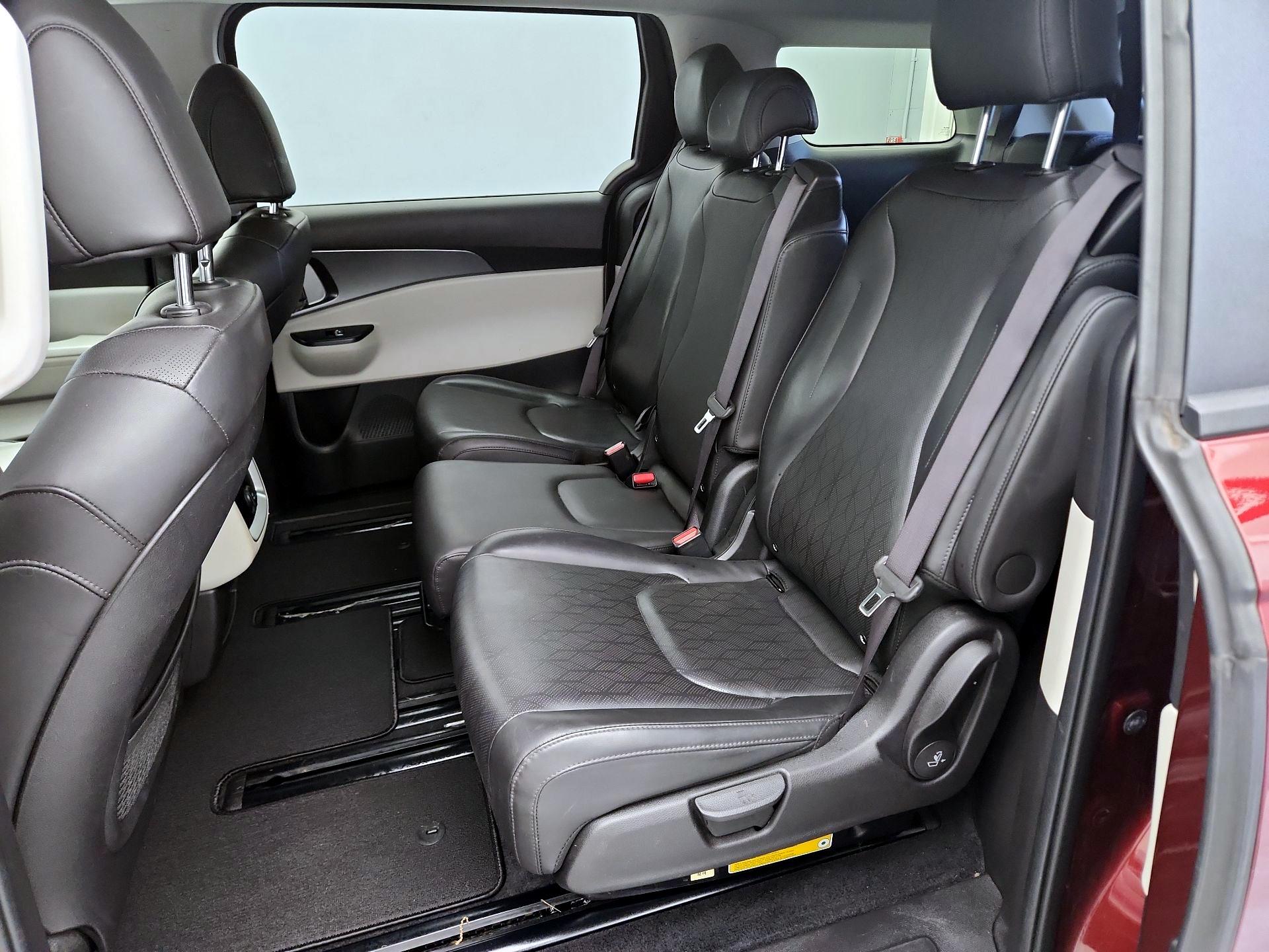 Thumbnail: 2023 Kia Carnival - 19