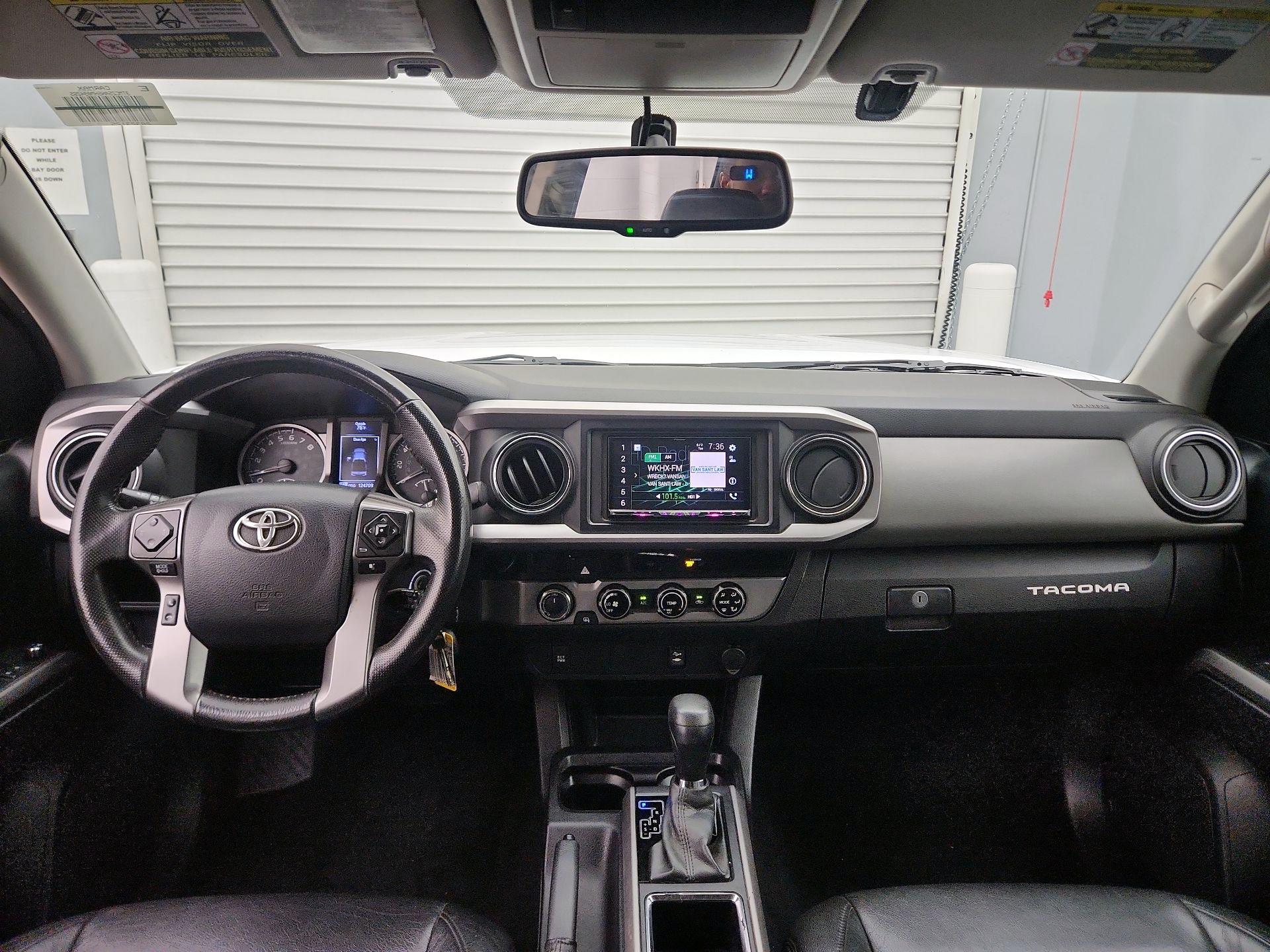 Thumbnail: 2017 Toyota Tacoma - 9