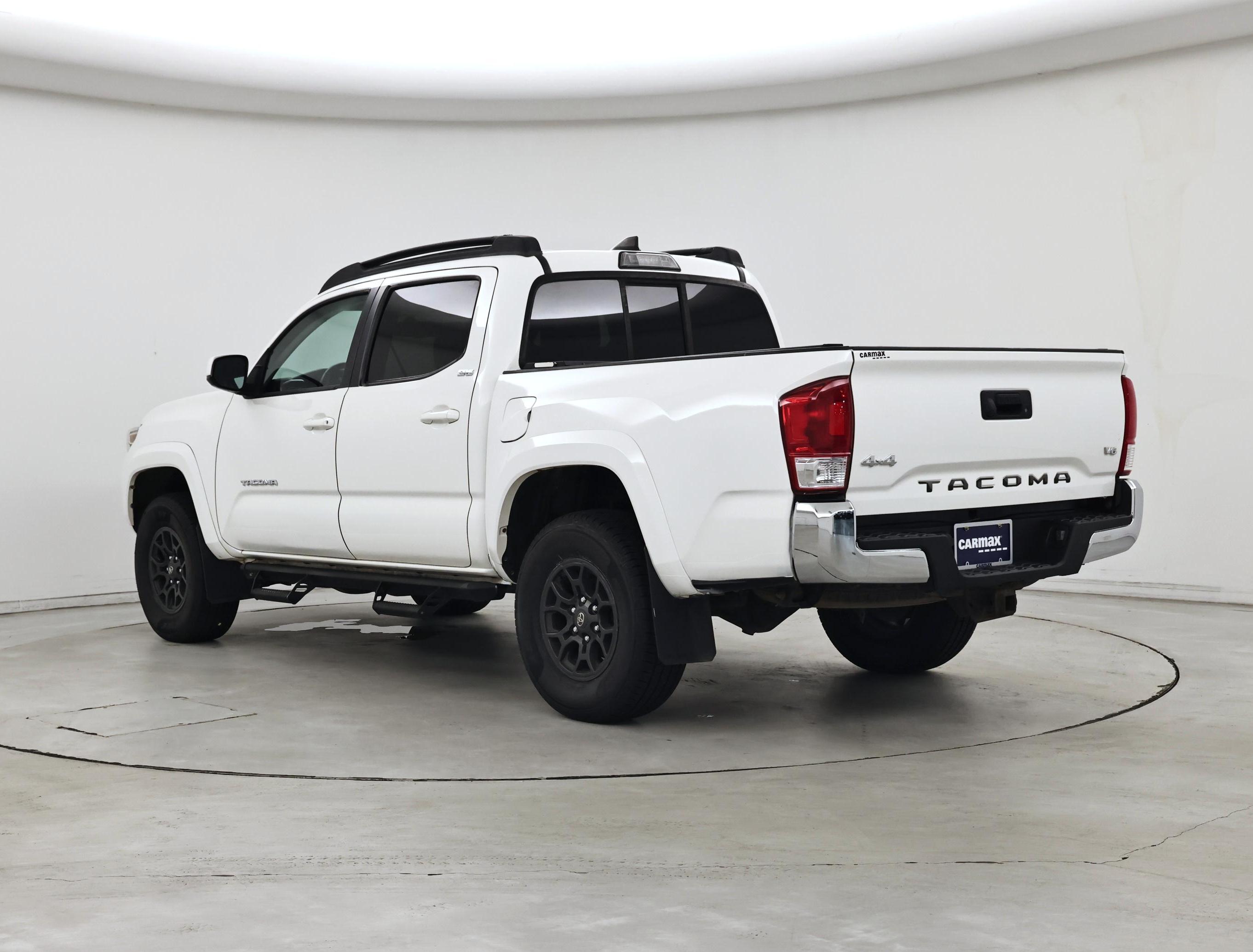 Thumbnail: 2017 Toyota Tacoma - 2