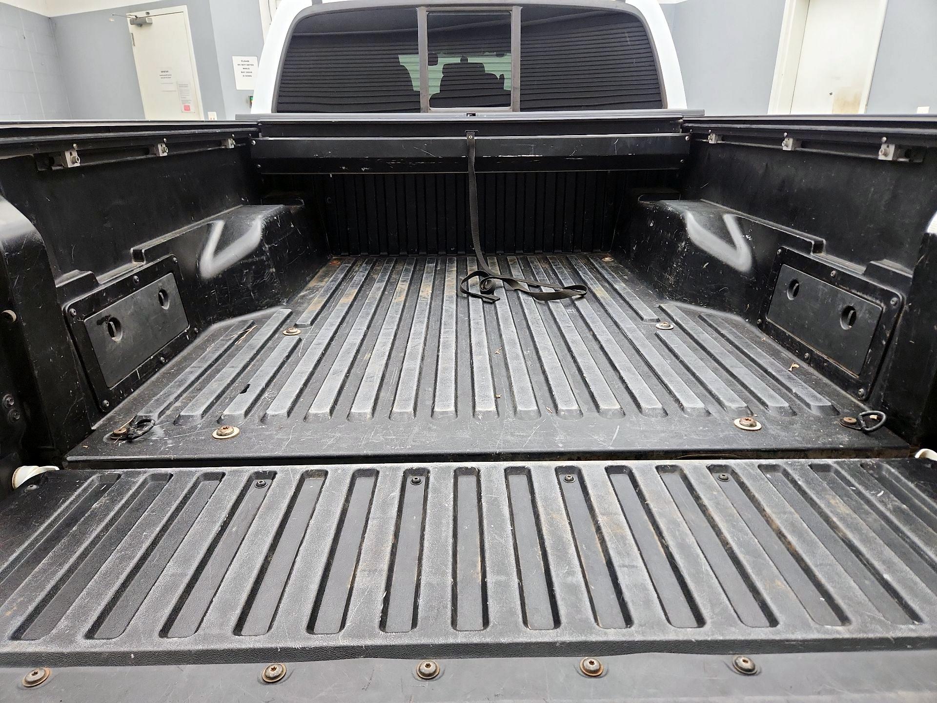 Thumbnail: 2017 Toyota Tacoma - 20