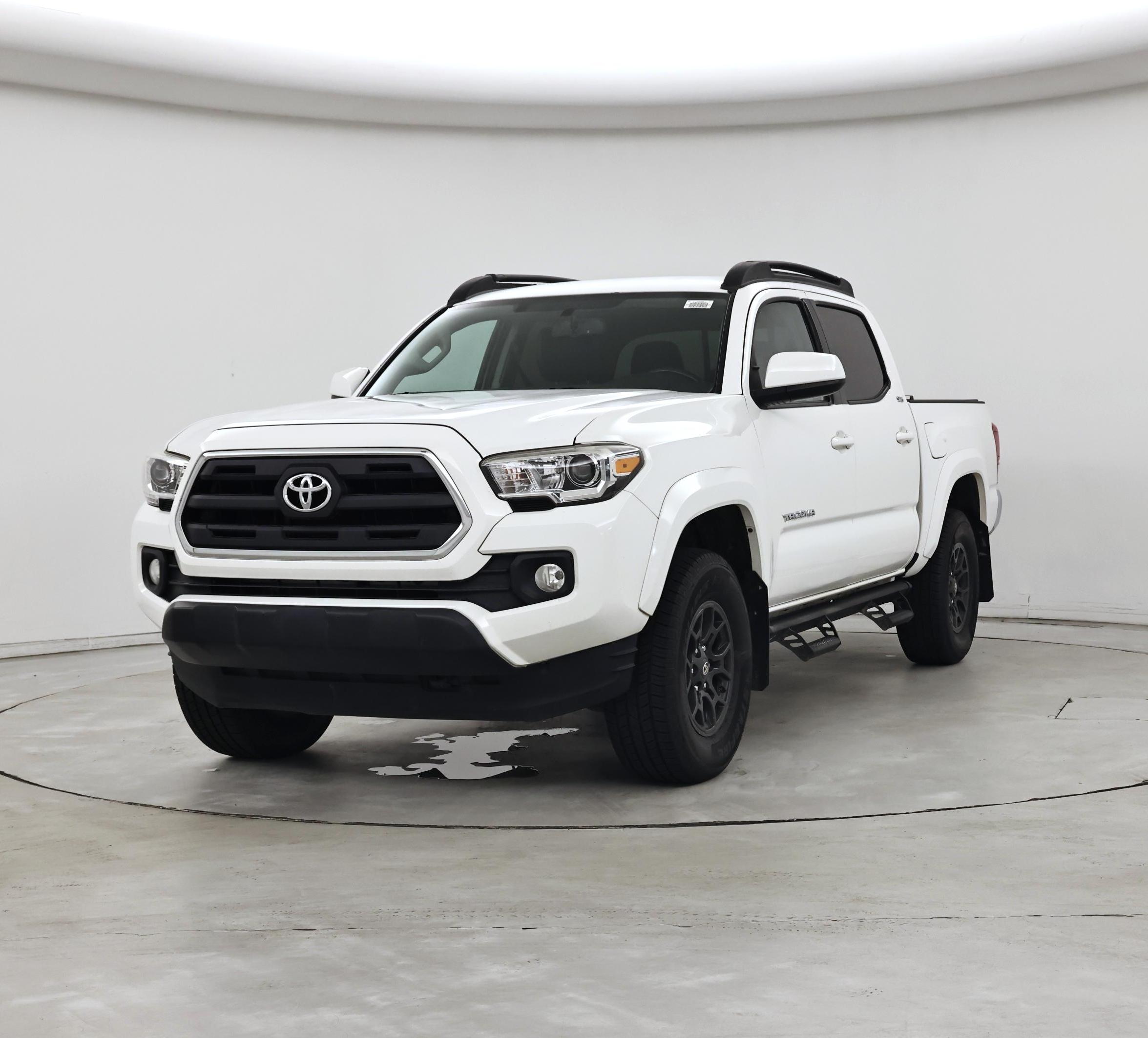 Thumbnail: 2017 Toyota Tacoma - 4