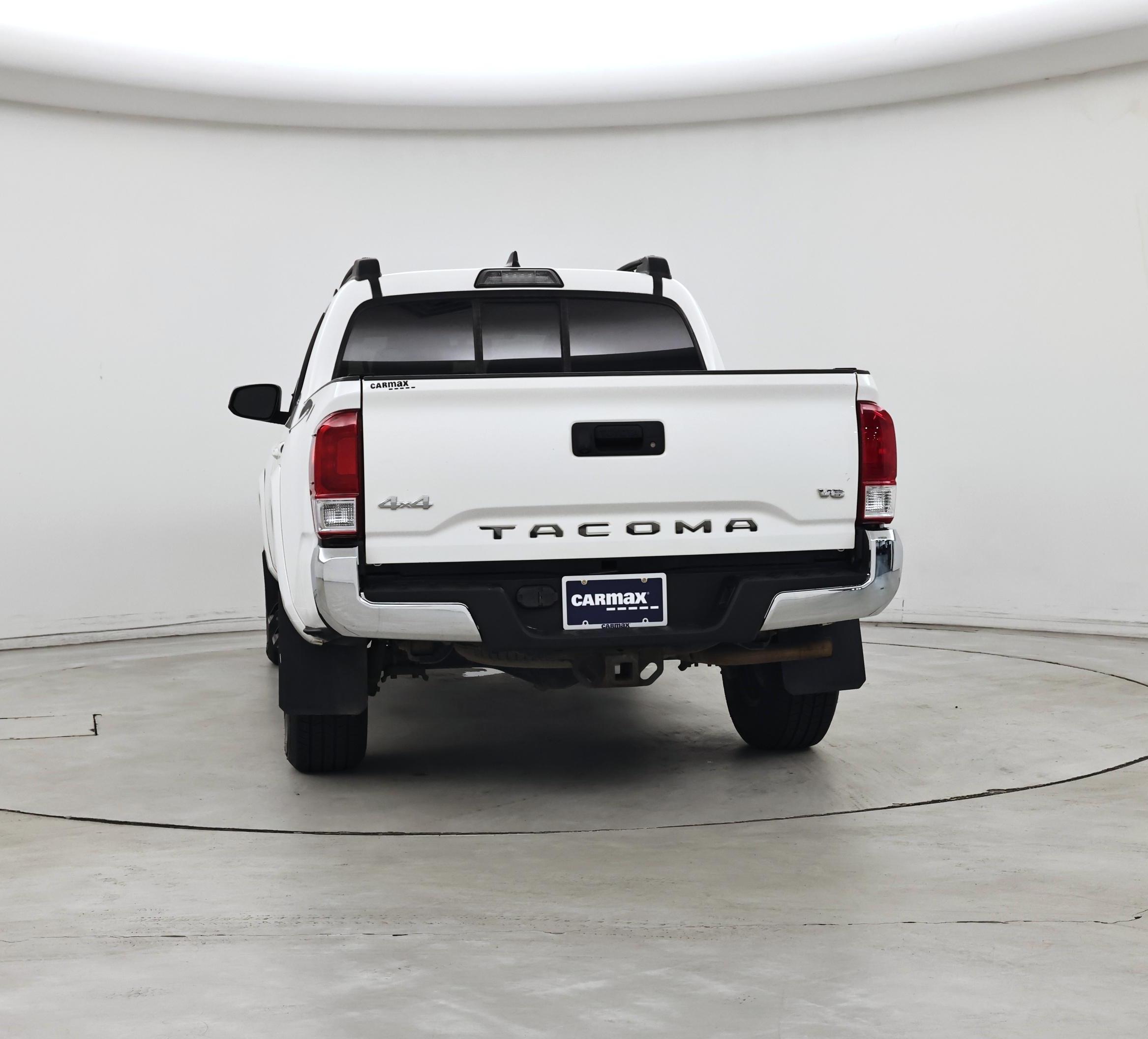 Thumbnail: 2017 Toyota Tacoma - 6