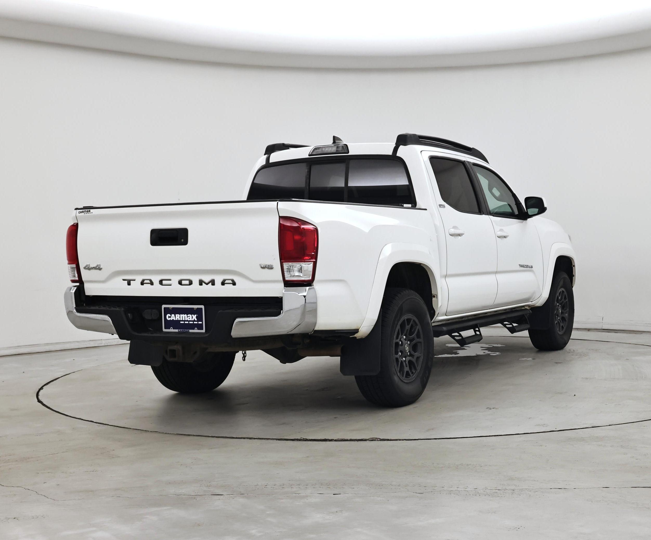 Thumbnail: 2017 Toyota Tacoma - 8