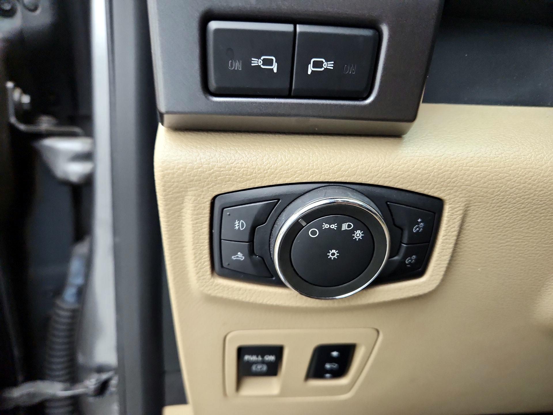 Thumbnail: 2016 Ford F-150 - 13