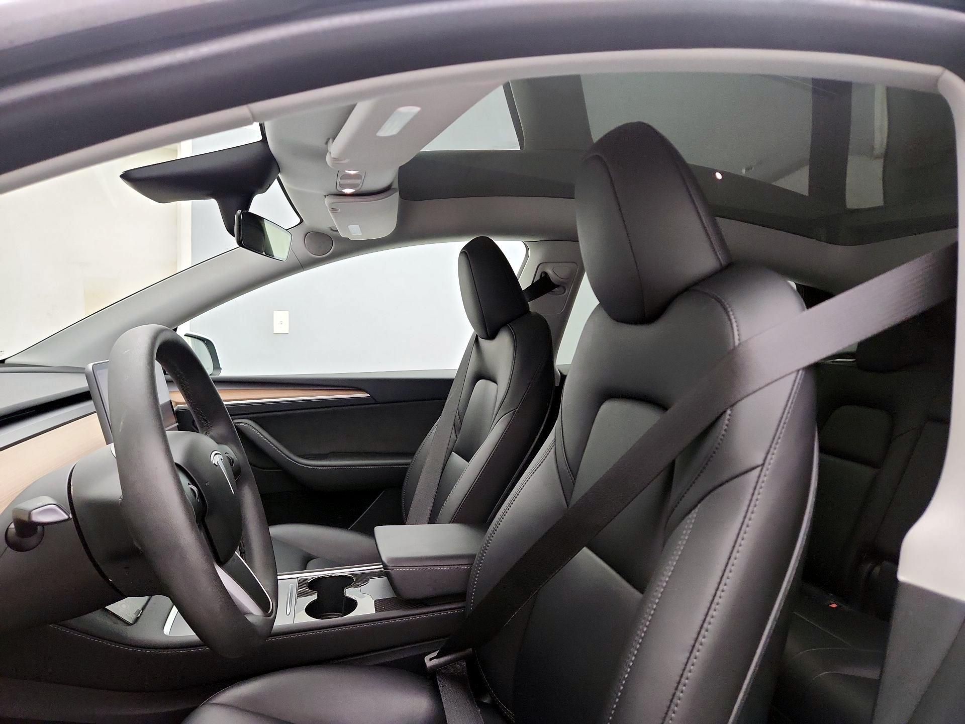 Thumbnail: 2023 Tesla Model Y - 18