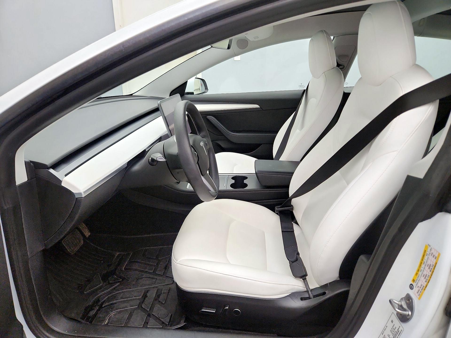 Thumbnail: 2022 Tesla Model 3 - 11