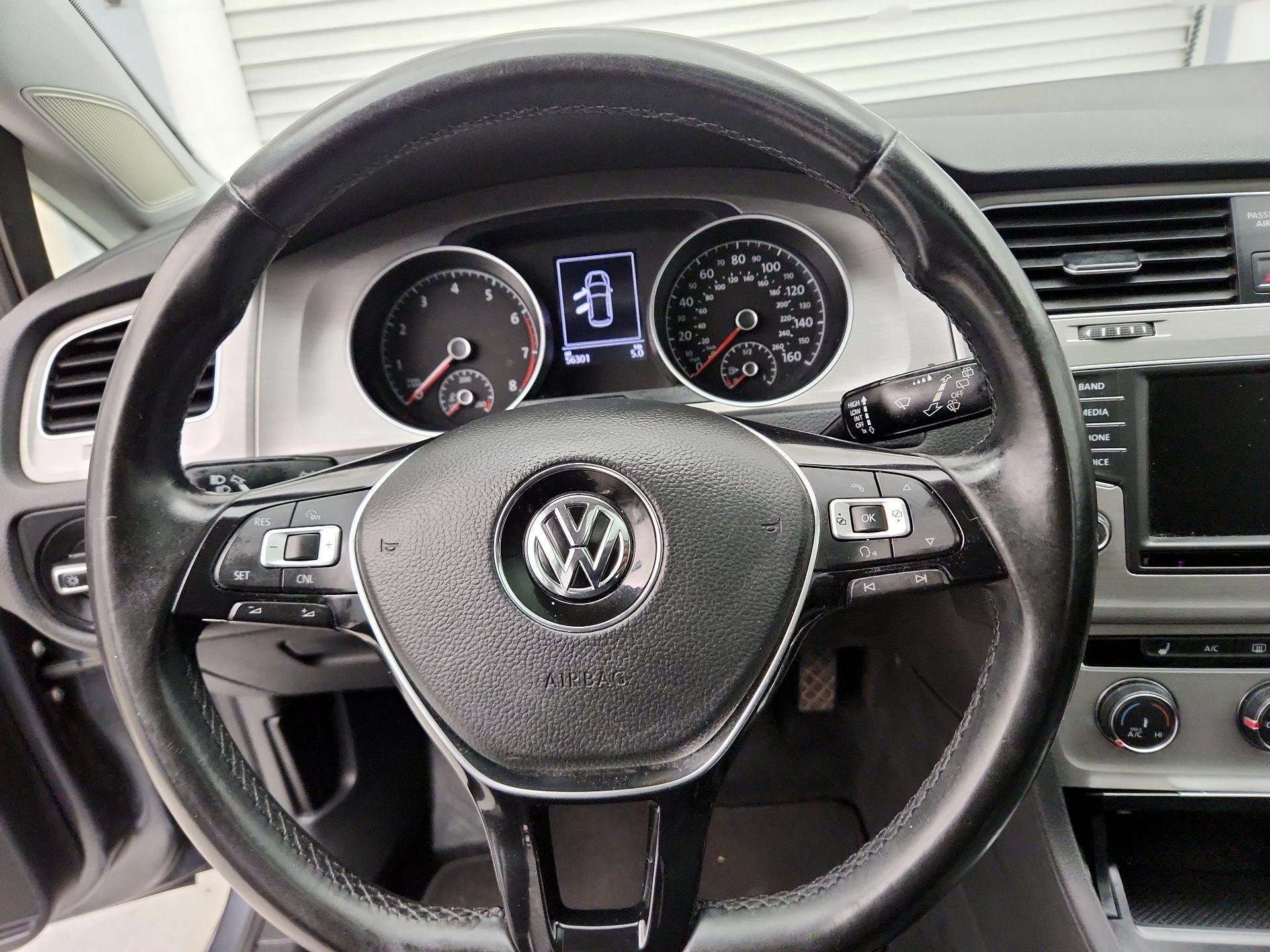 Thumbnail: 2017 Volkswagen Golf - 10