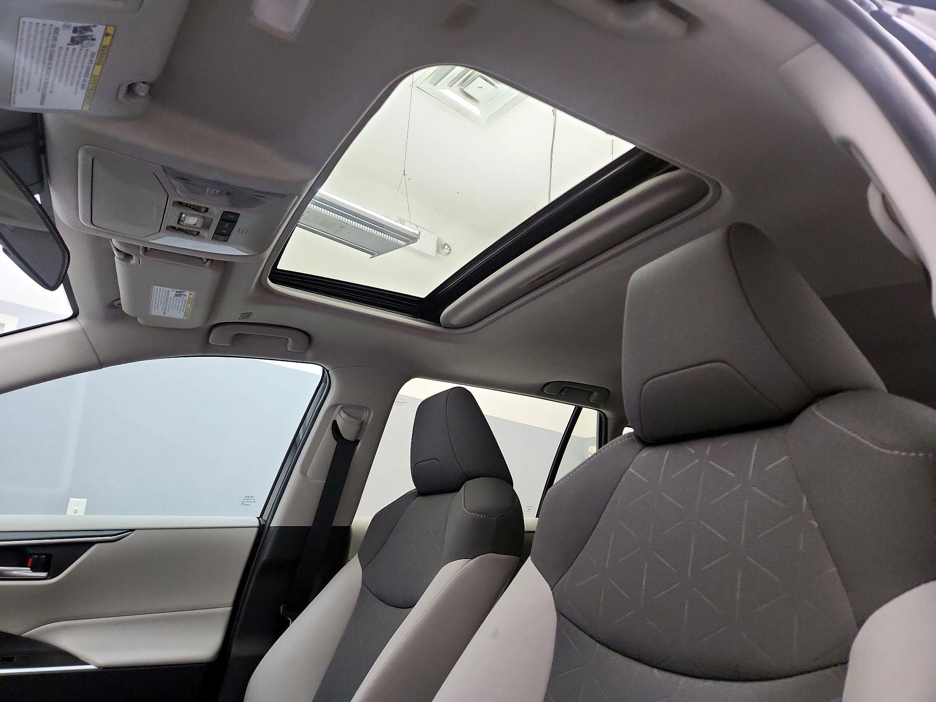 Thumbnail: 2023 Toyota RAV4 - 19