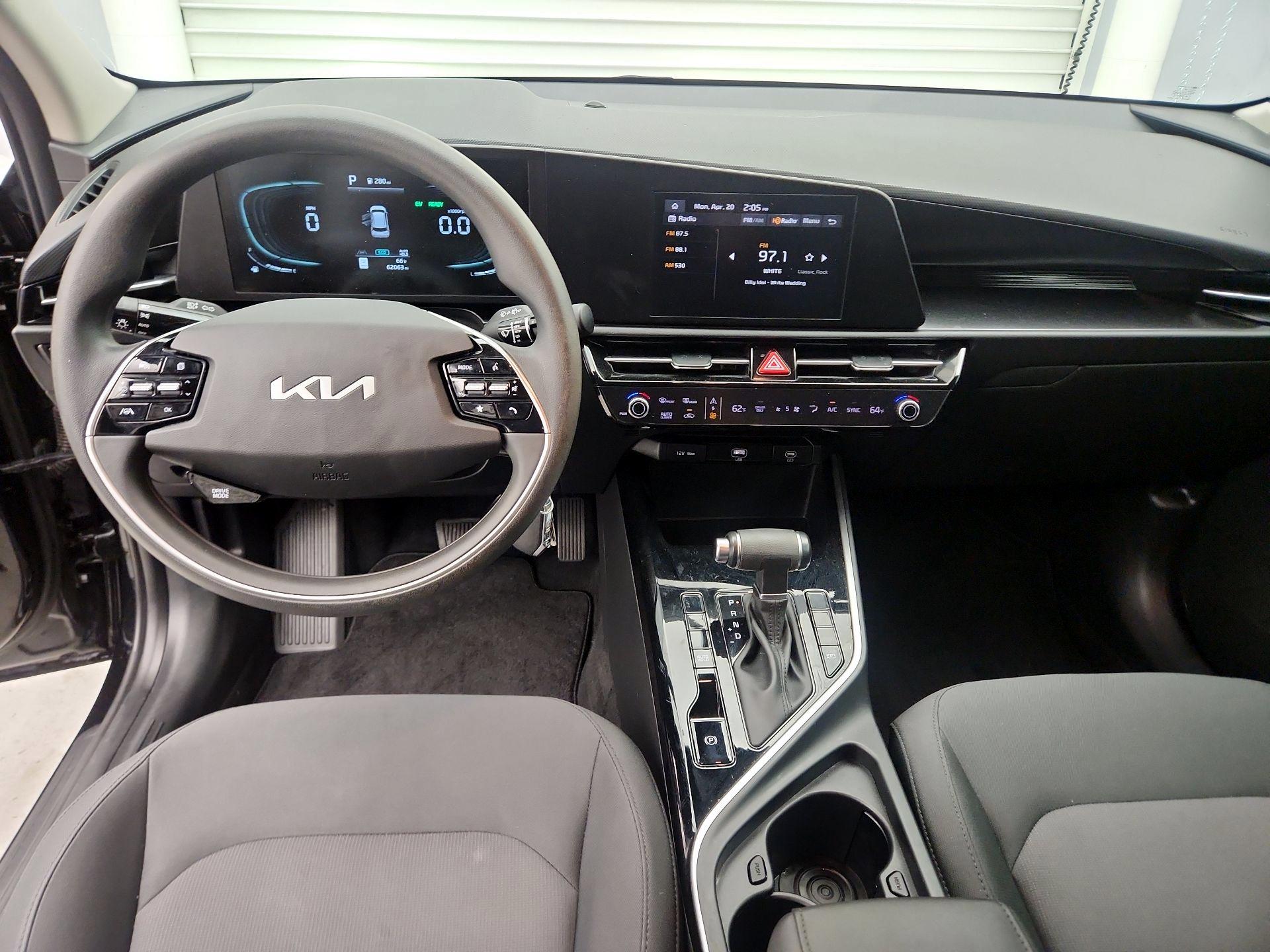 Thumbnail: 2023 Kia Niro - 9