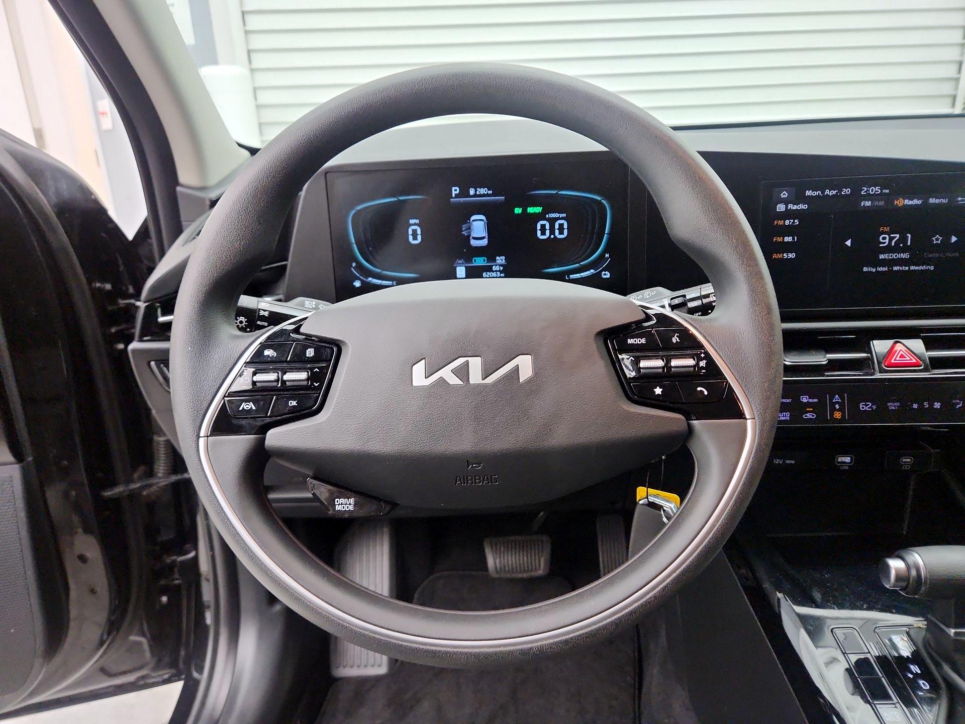 Thumbnail: 2023 Kia Niro - 10