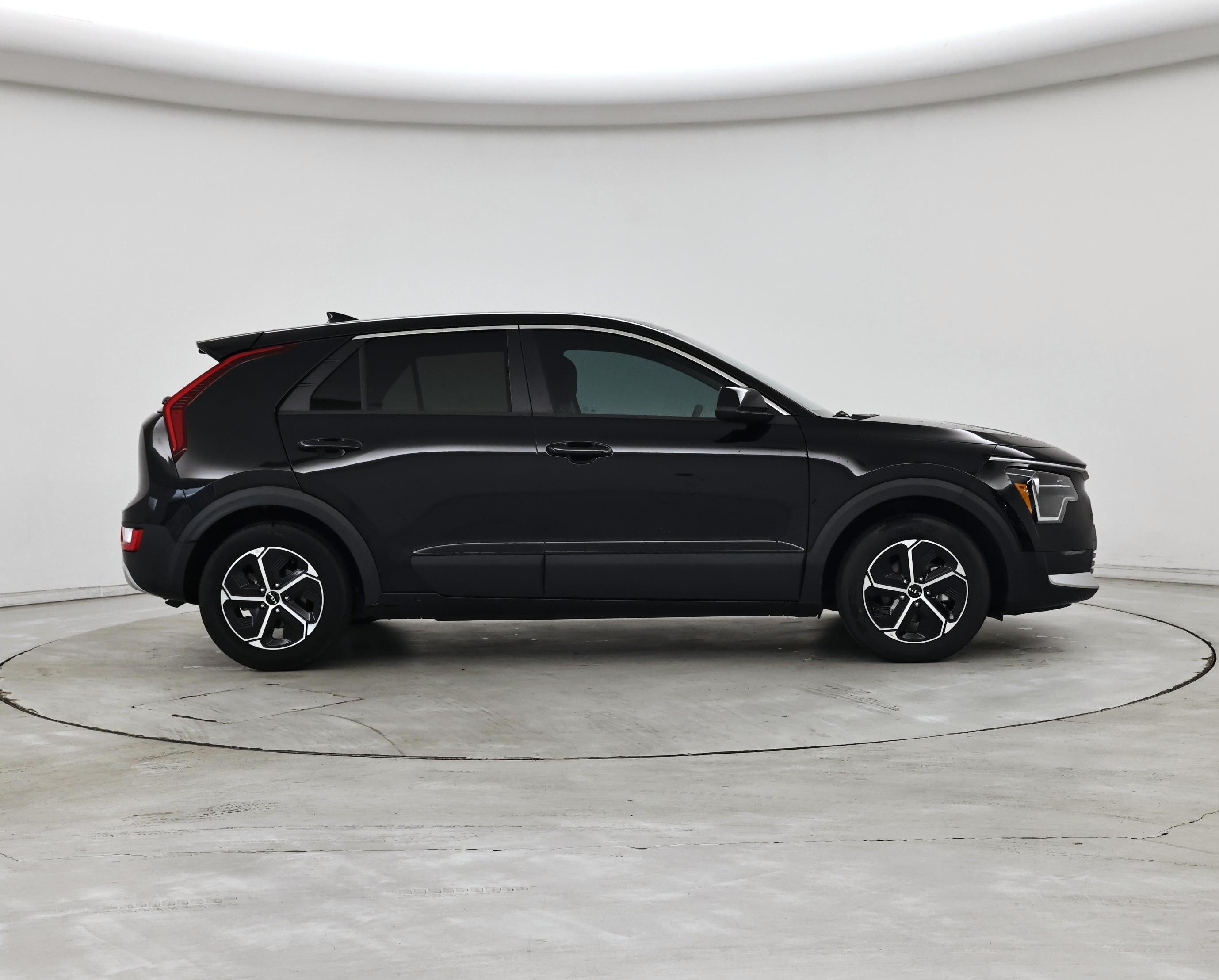 Thumbnail: 2023 Kia Niro - 7