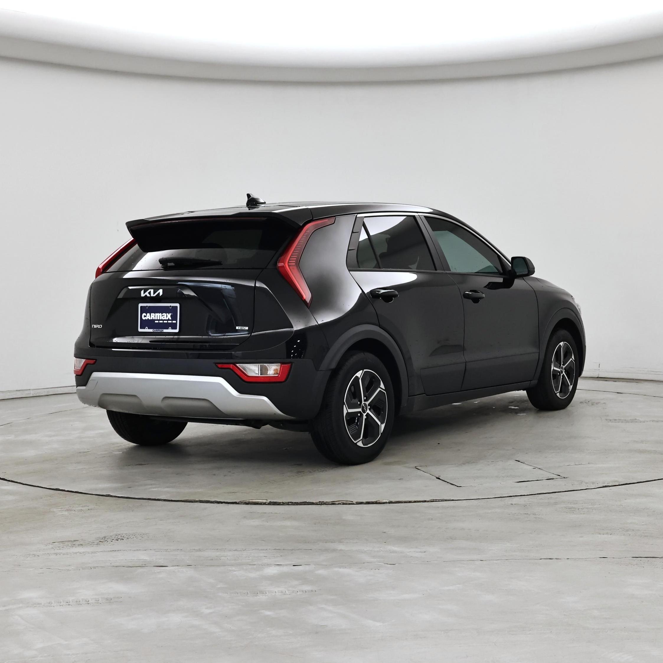 Thumbnail: 2023 Kia Niro - 8