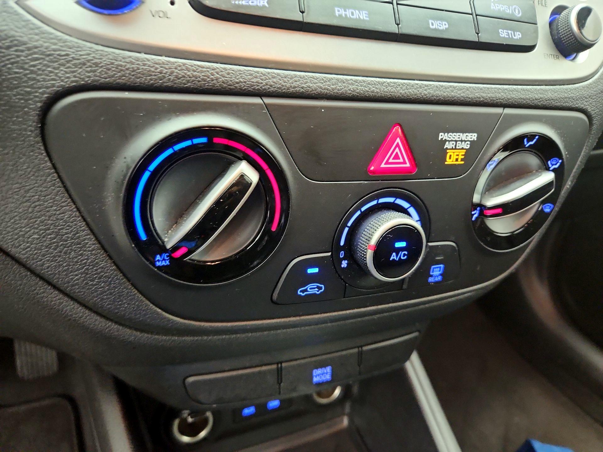 Thumbnail: 2018 Hyundai Accent - 16