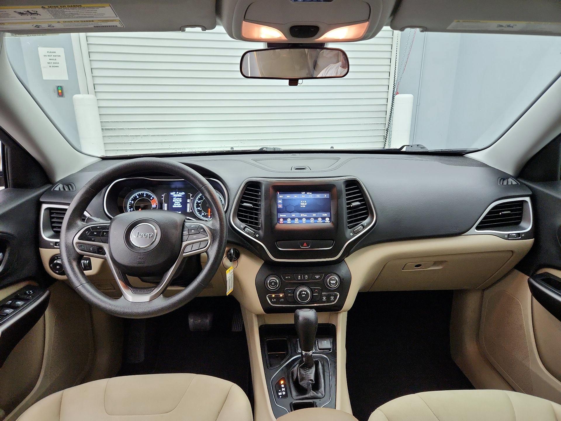 Thumbnail: 2019 Jeep Cherokee - 9