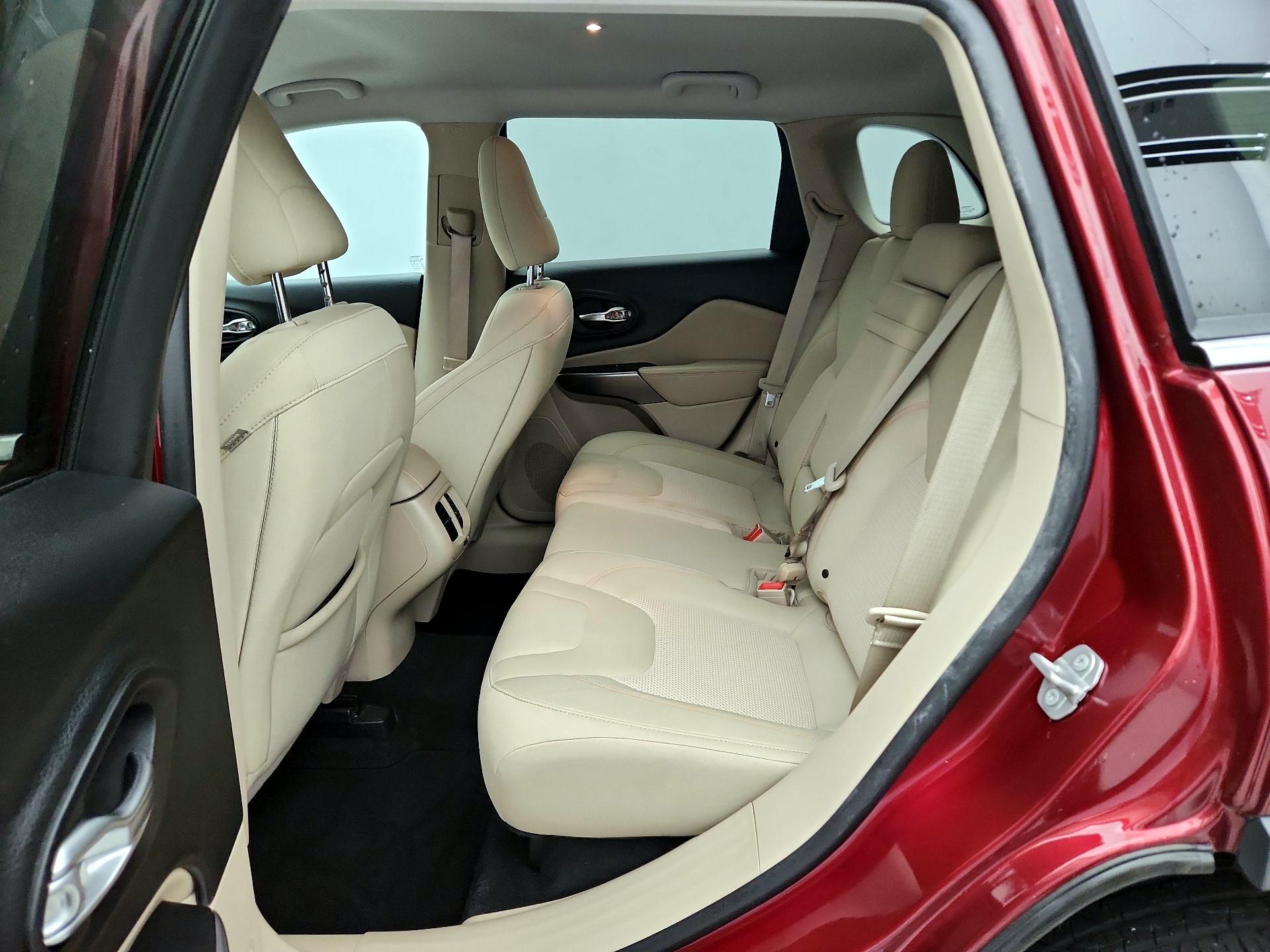Thumbnail: 2019 Jeep Cherokee - 19
