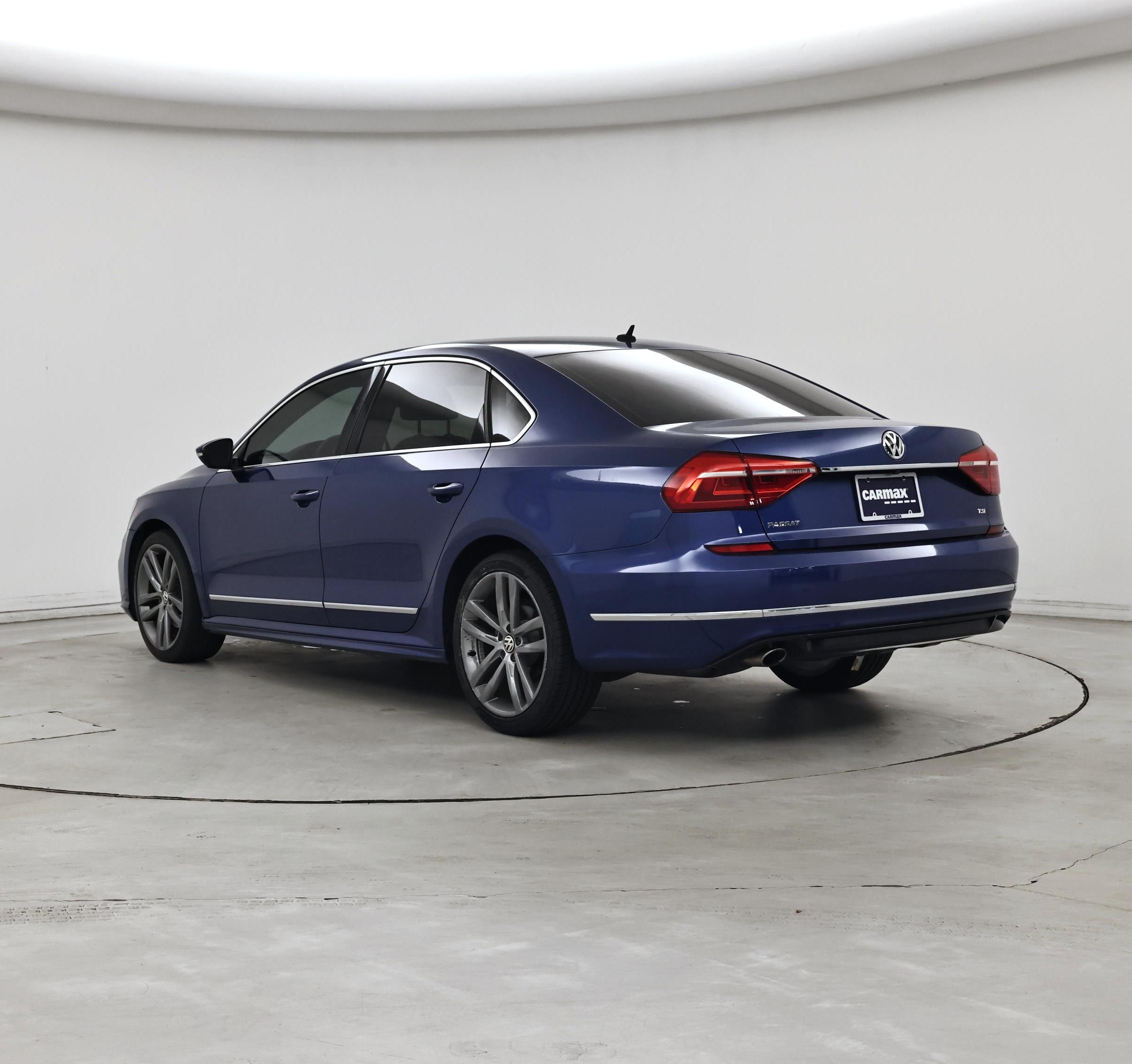 Thumbnail: 2016 Volkswagen Passat - 2