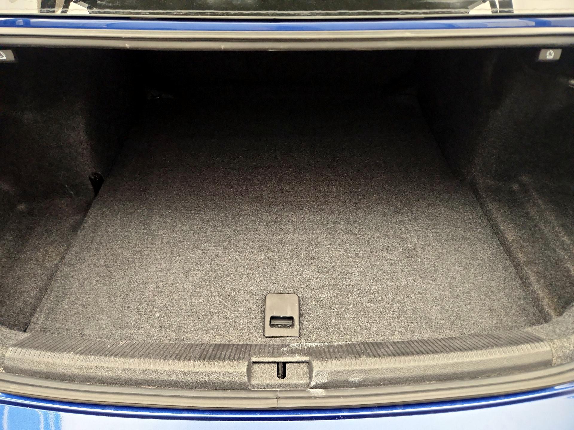 Thumbnail: 2016 Volkswagen Passat - 20
