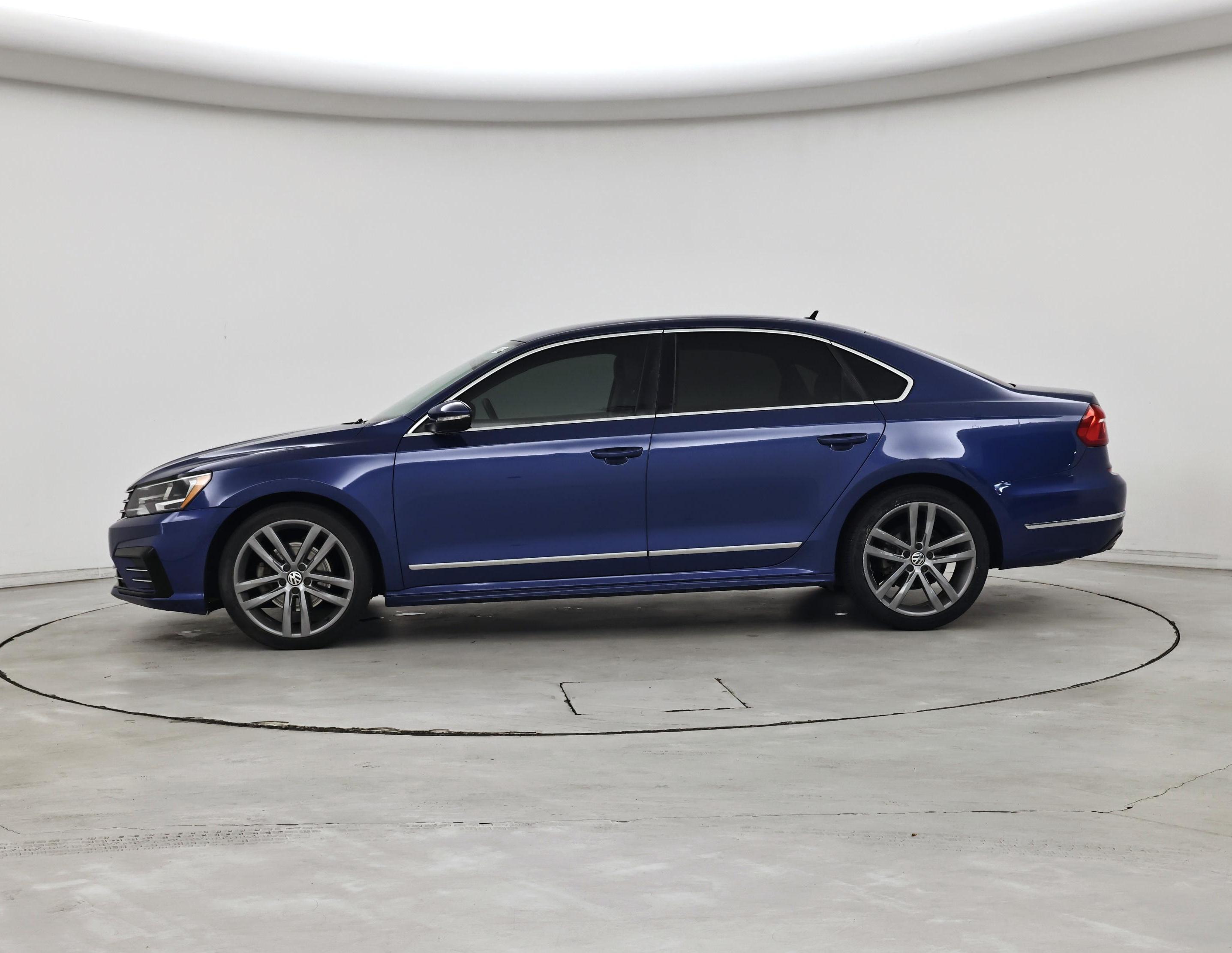 Thumbnail: 2016 Volkswagen Passat - 3