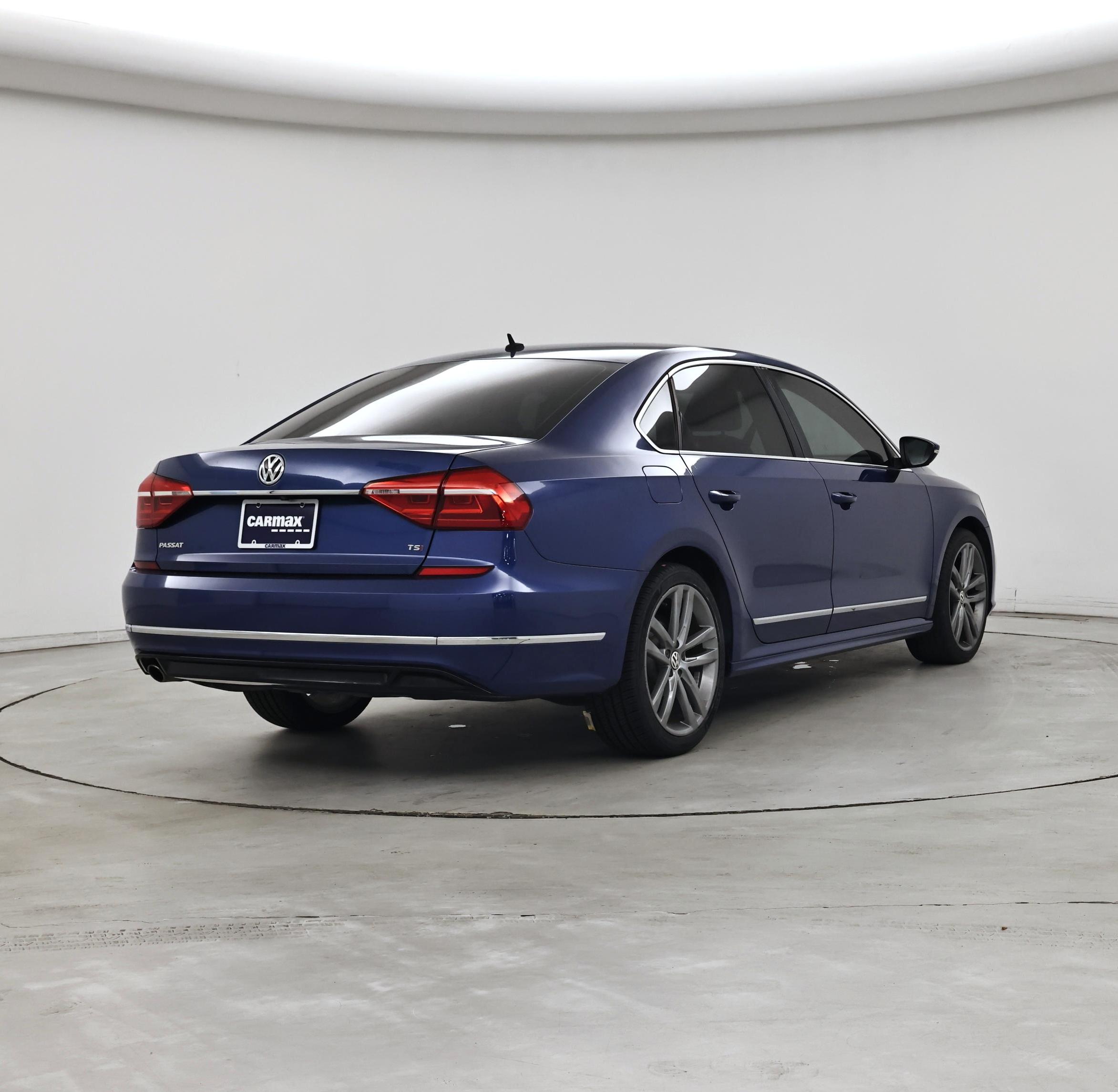 Thumbnail: 2016 Volkswagen Passat - 8
