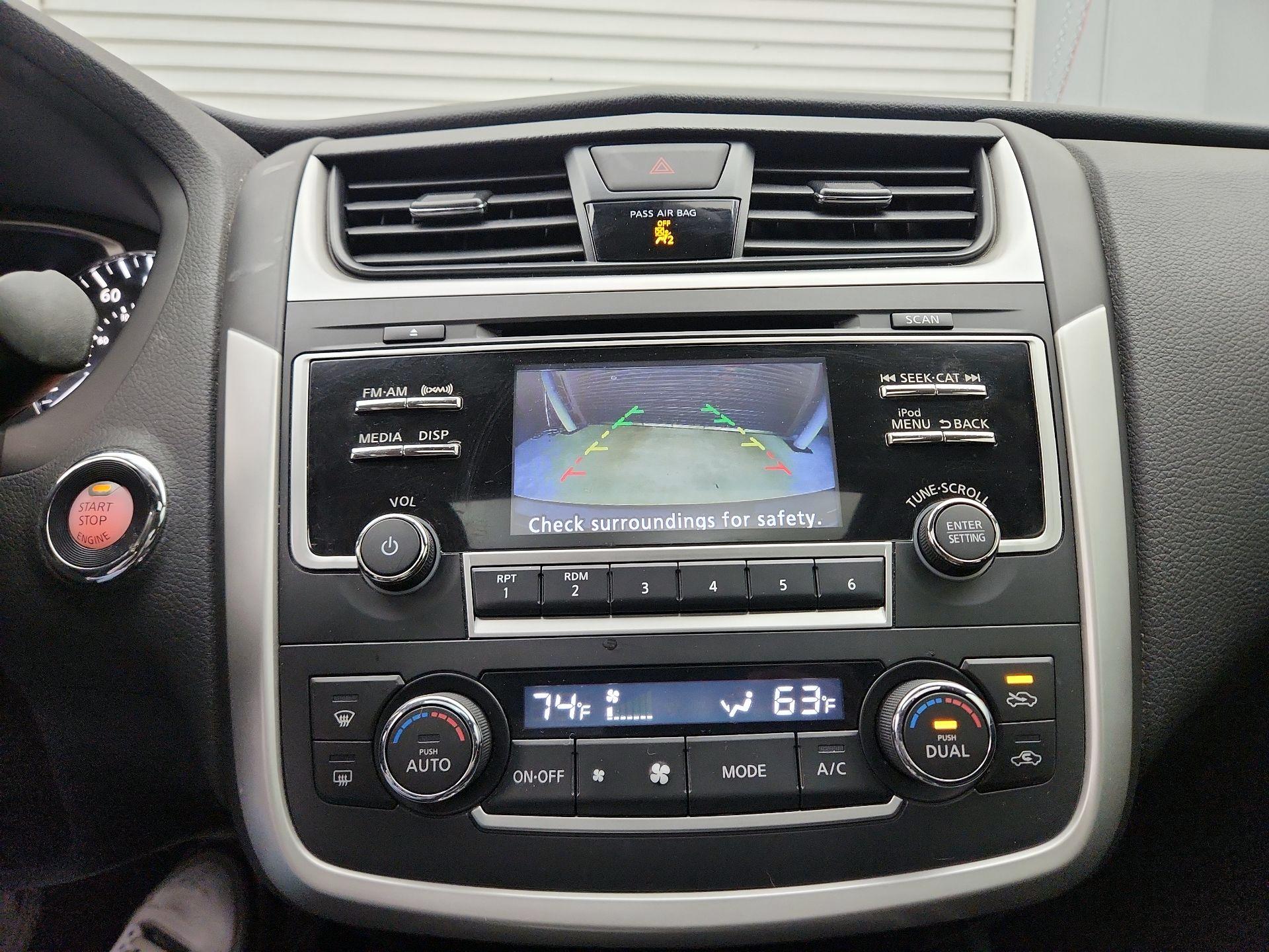 Thumbnail: 2017 Nissan Altima - 14