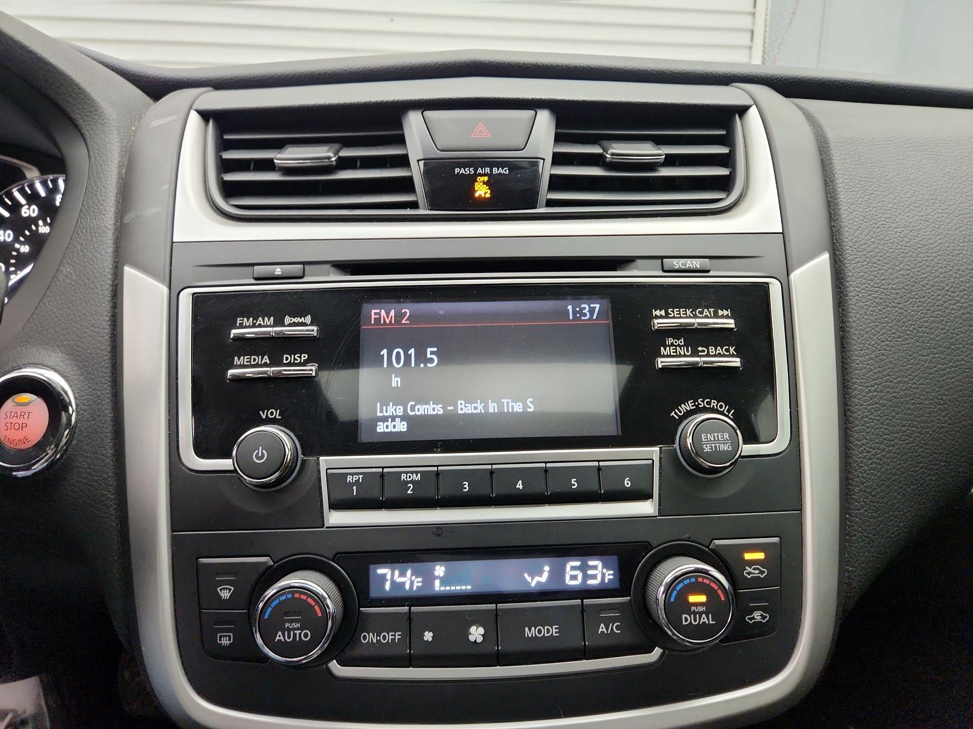 Thumbnail: 2017 Nissan Altima - 15