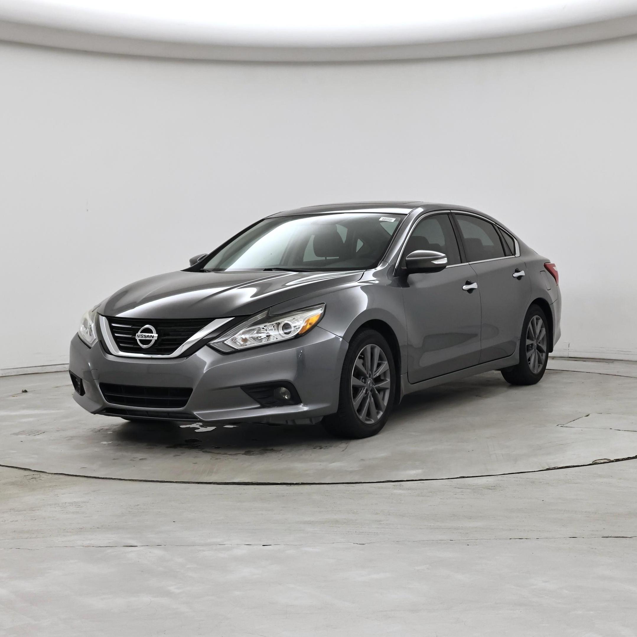 Thumbnail: 2017 Nissan Altima - 4
