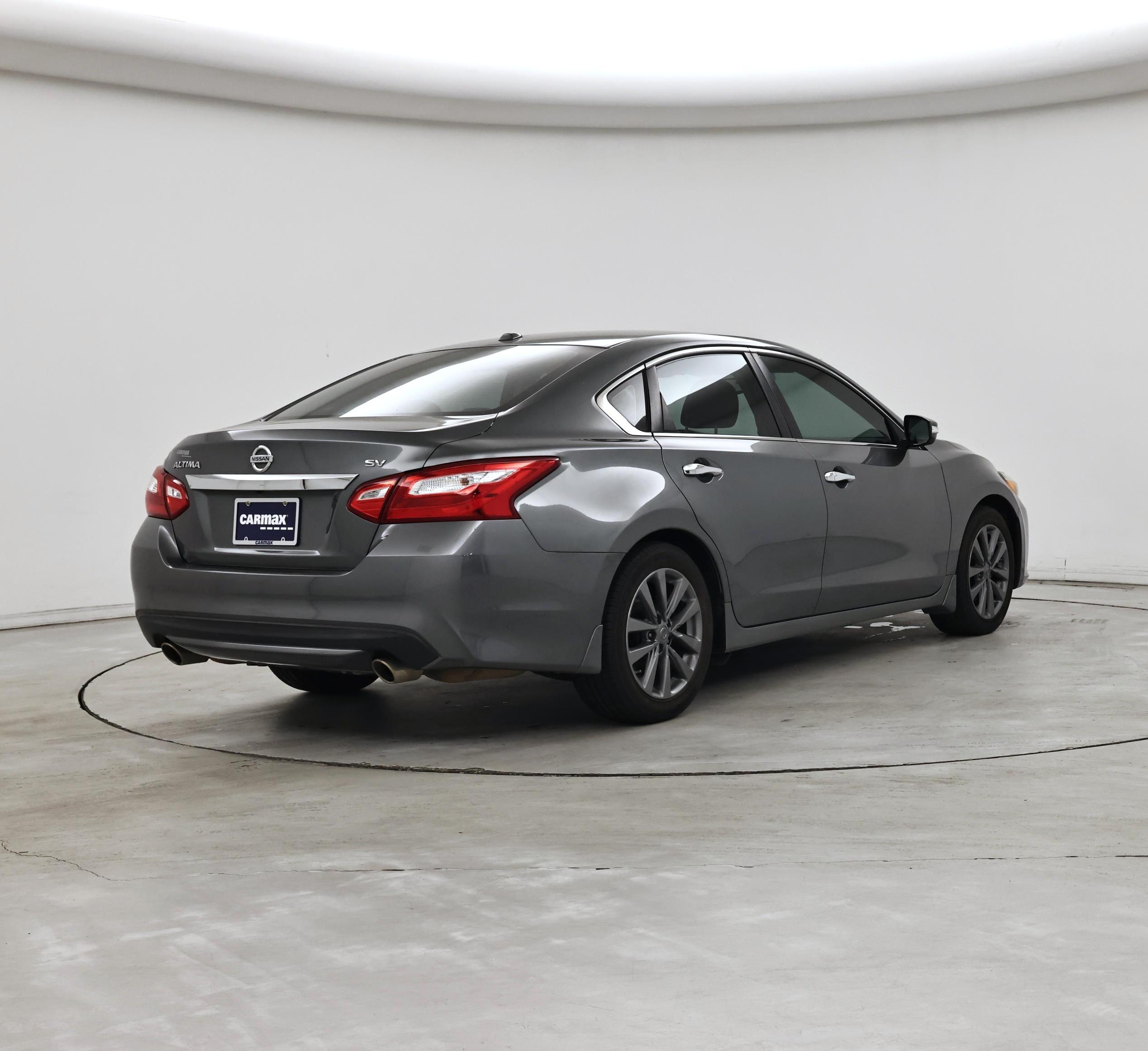 Thumbnail: 2017 Nissan Altima - 8