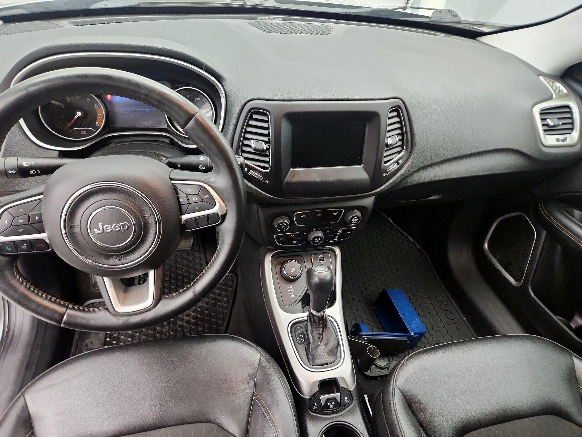 Thumbnail: 2018 Jeep Compass - 9