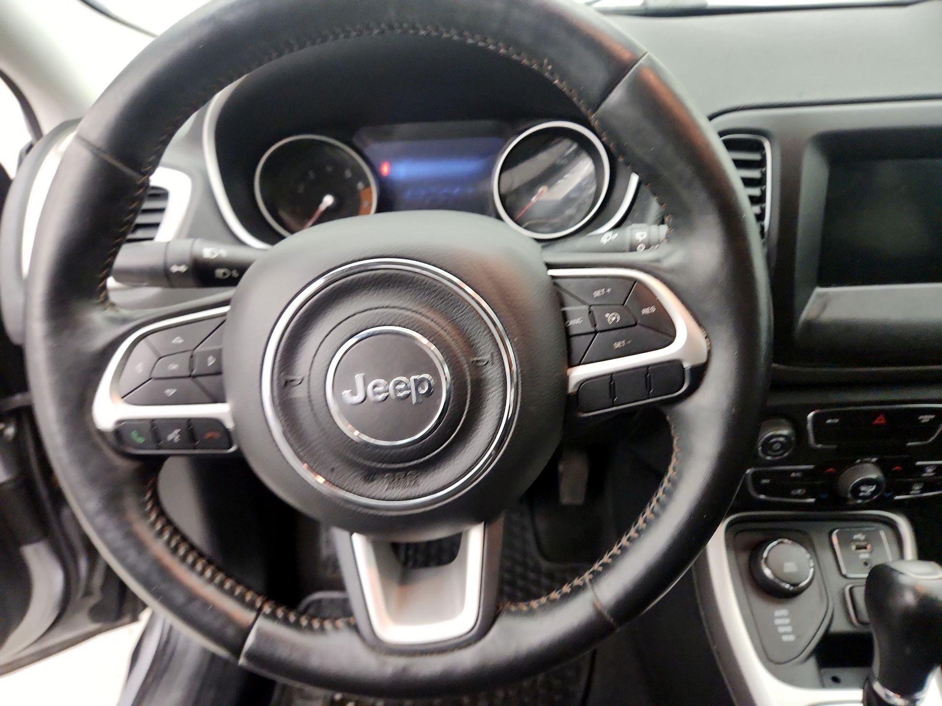 Thumbnail: 2018 Jeep Compass - 10