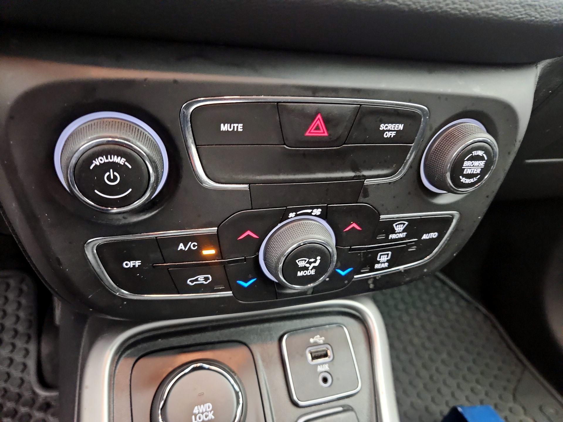 Thumbnail: 2018 Jeep Compass - 16